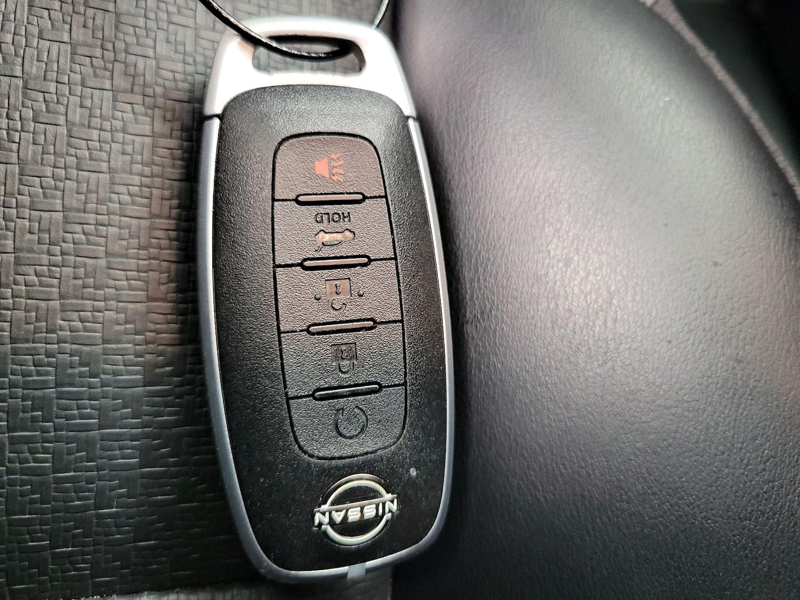 2024 Nissan Rogue SV - Photo 24