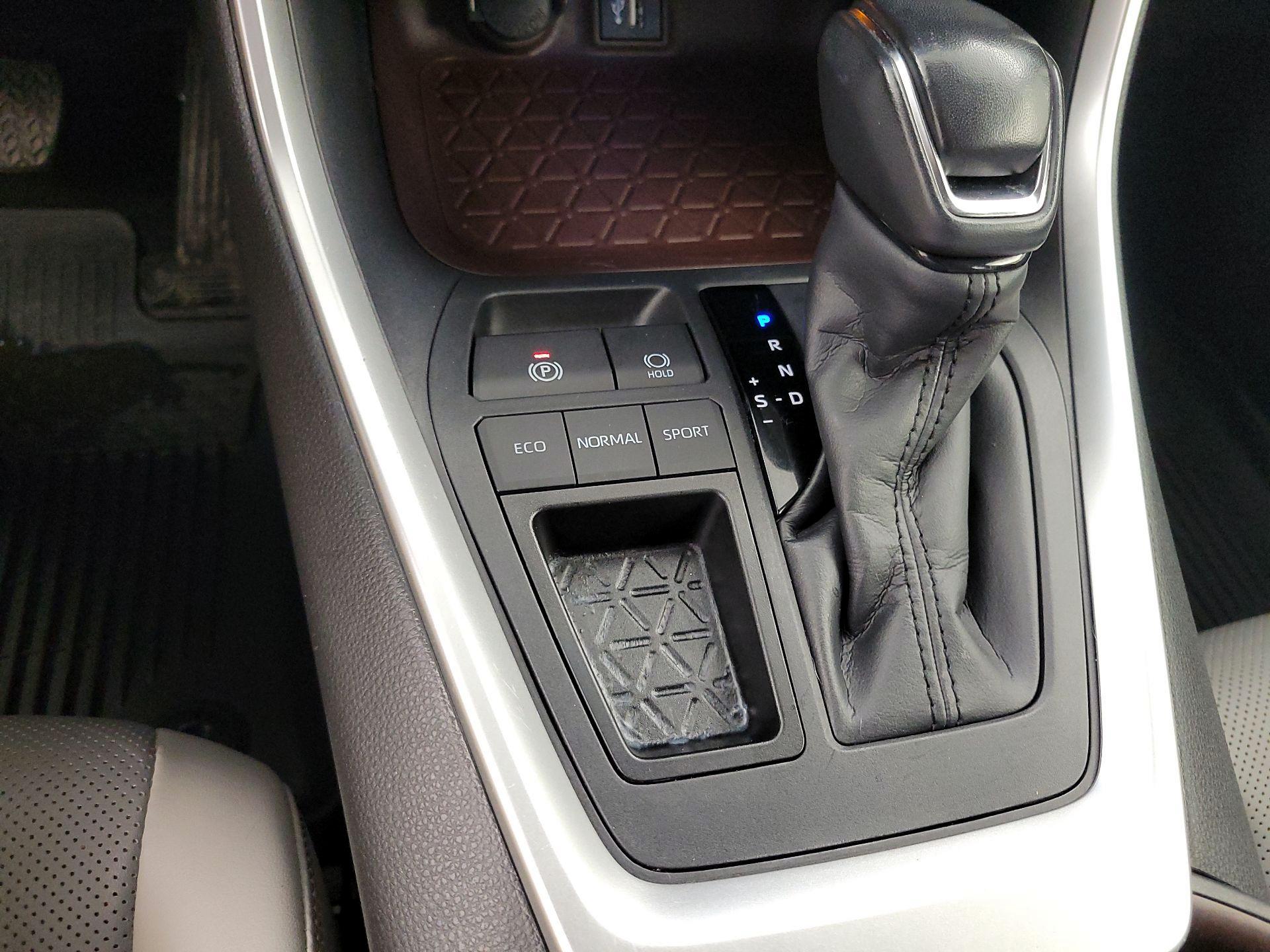 Thumbnail: 2023 Toyota RAV4 - 18