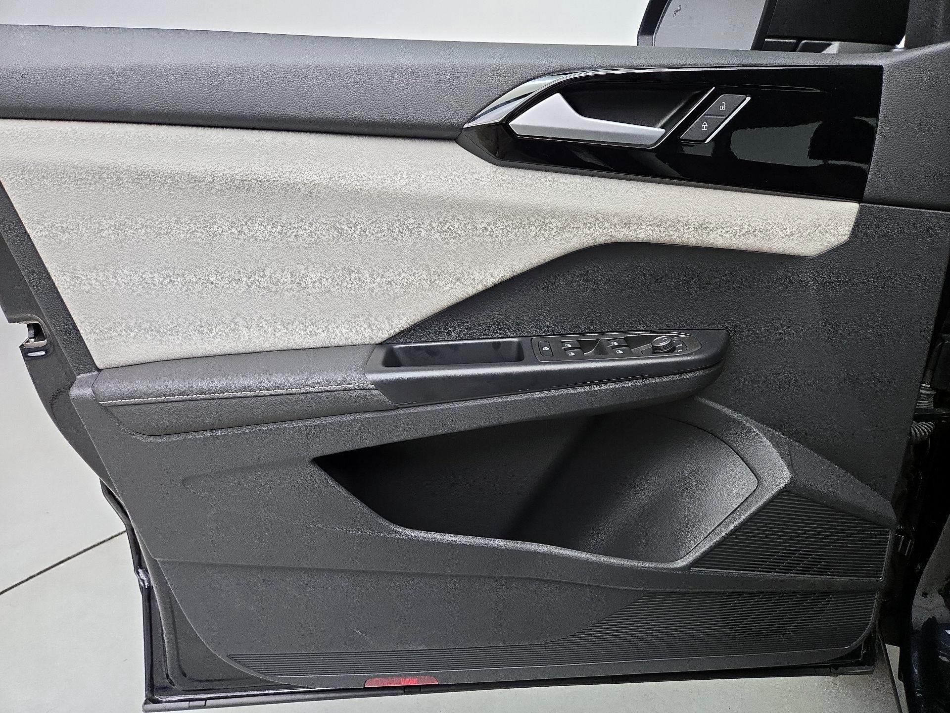 Thumbnail: 2025 Volkswagen Taos - 12