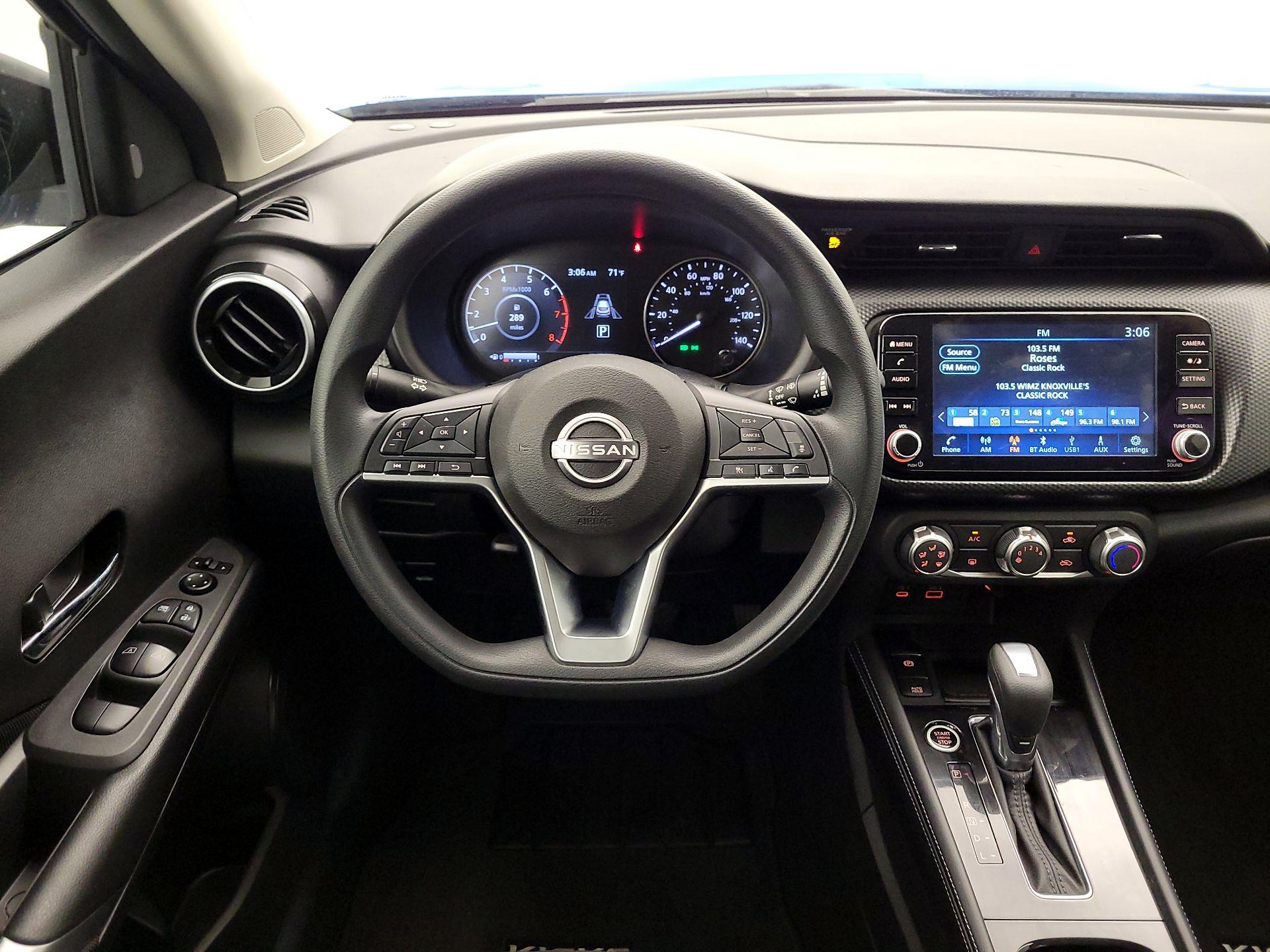 Thumbnail: 2023 Nissan Kicks - 10