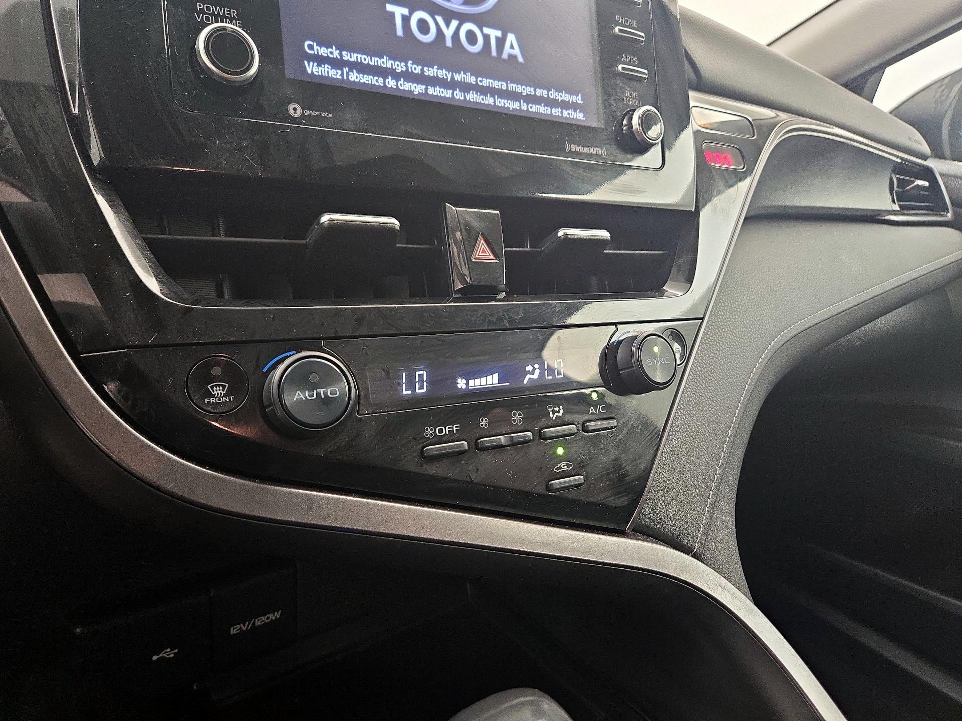 Thumbnail: 2022 Toyota Camry - 16