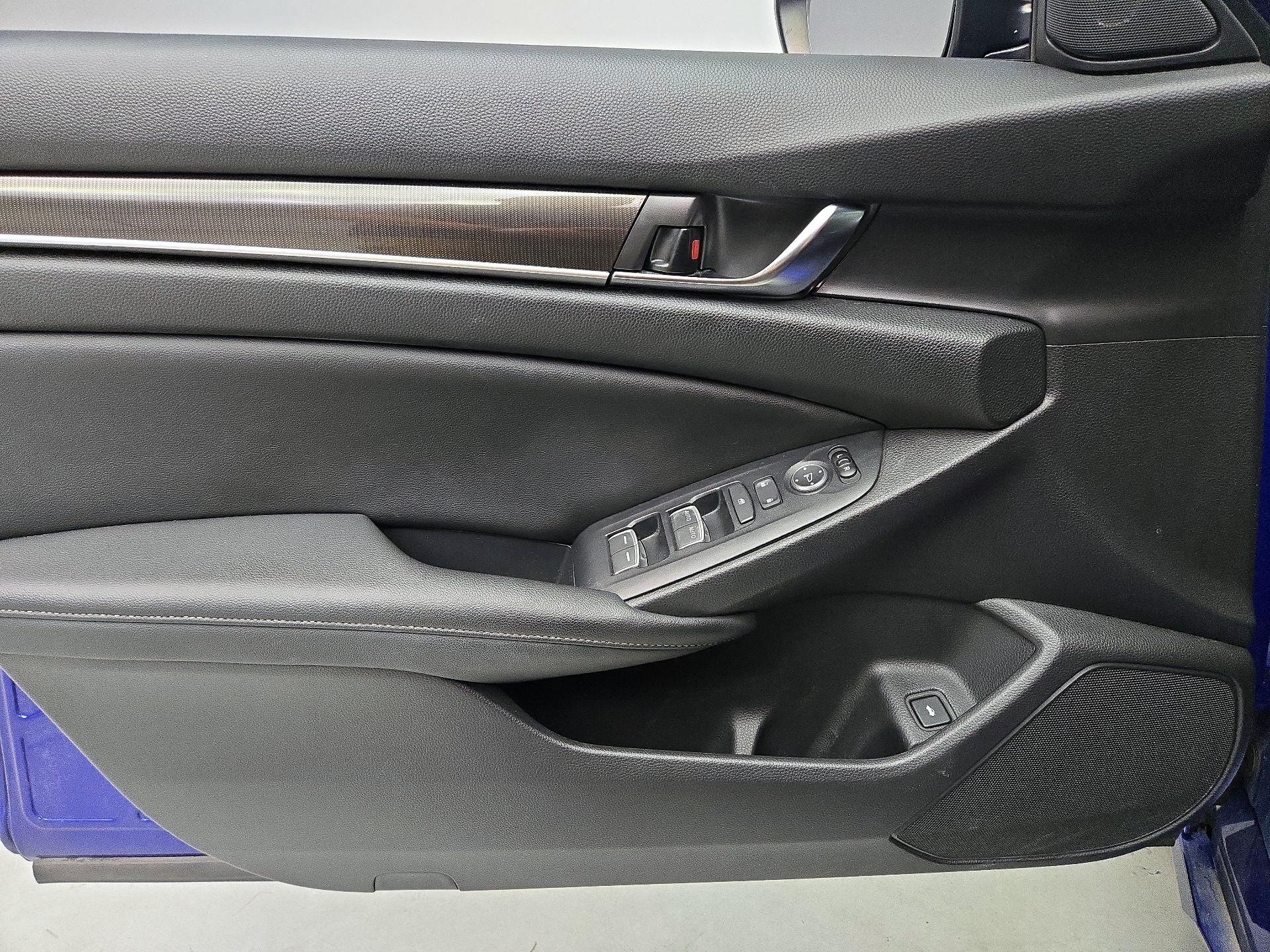 Thumbnail: 2019 Honda Accord - 12