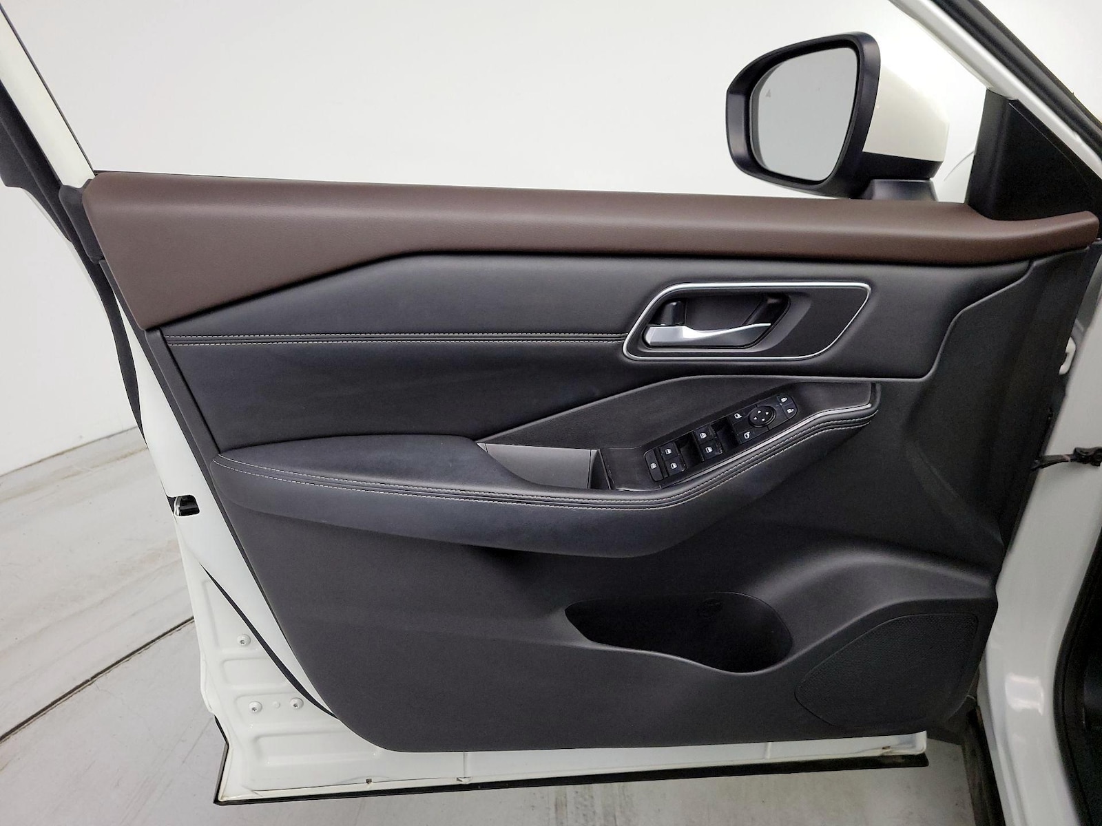 2021 Nissan Rogue SV - Photo 13