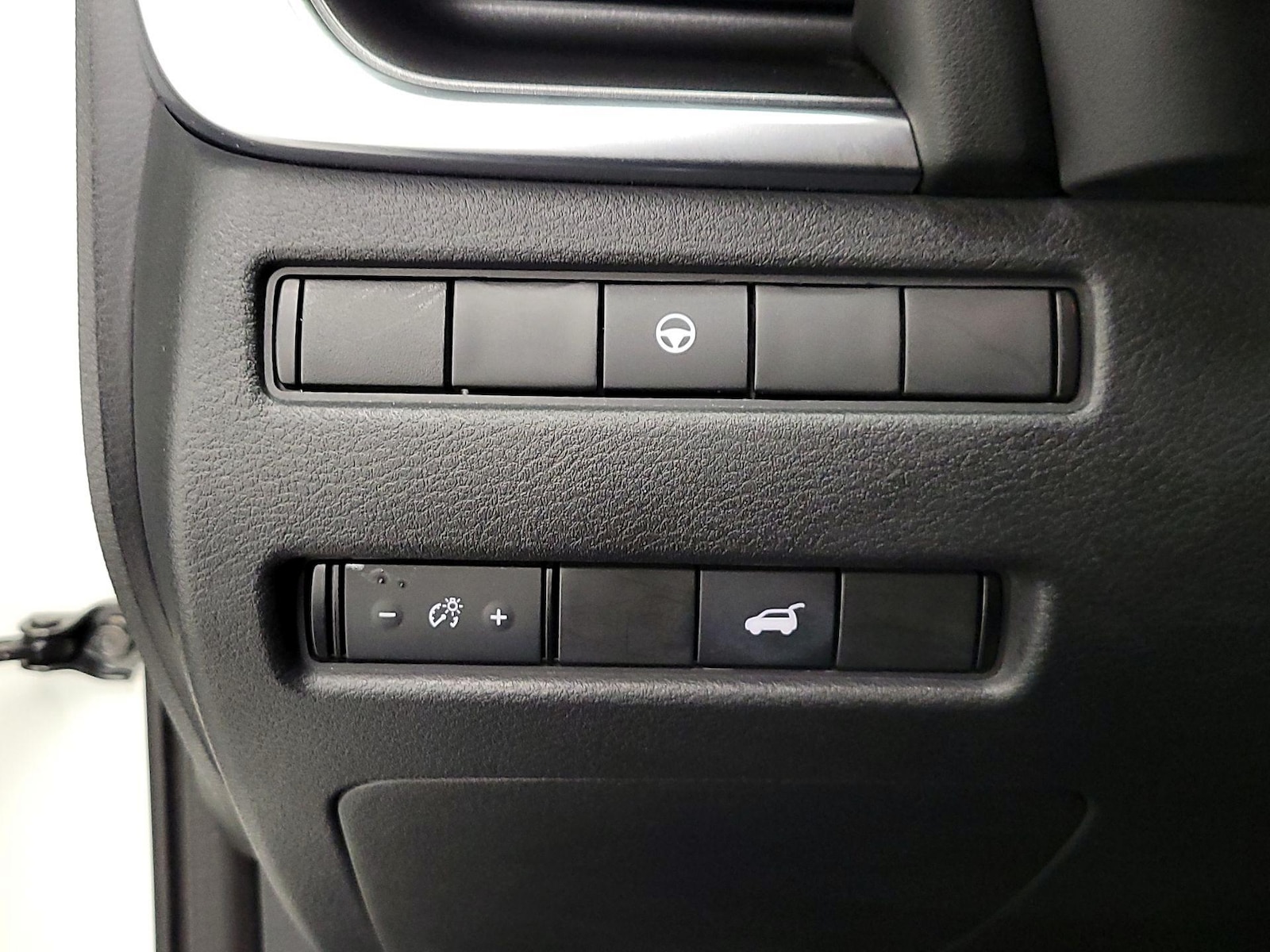 2021 Nissan Rogue SV - Photo 14