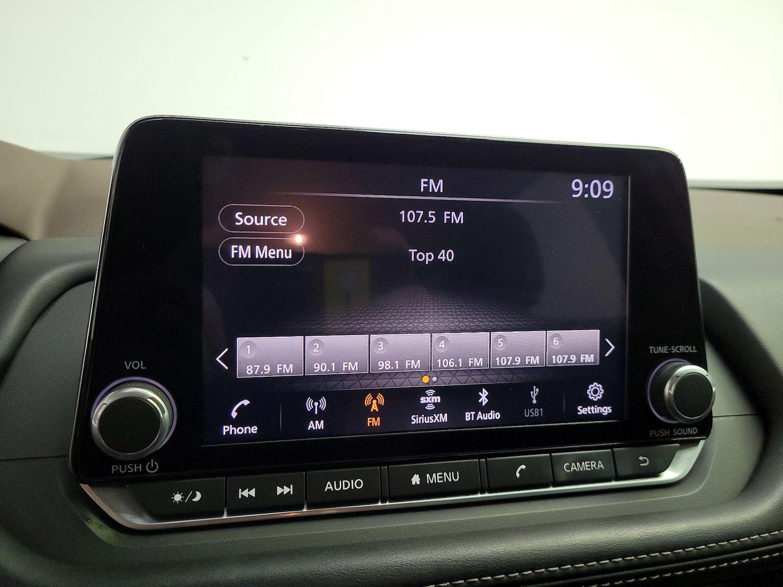 2021 Nissan Rogue SV - Photo 16