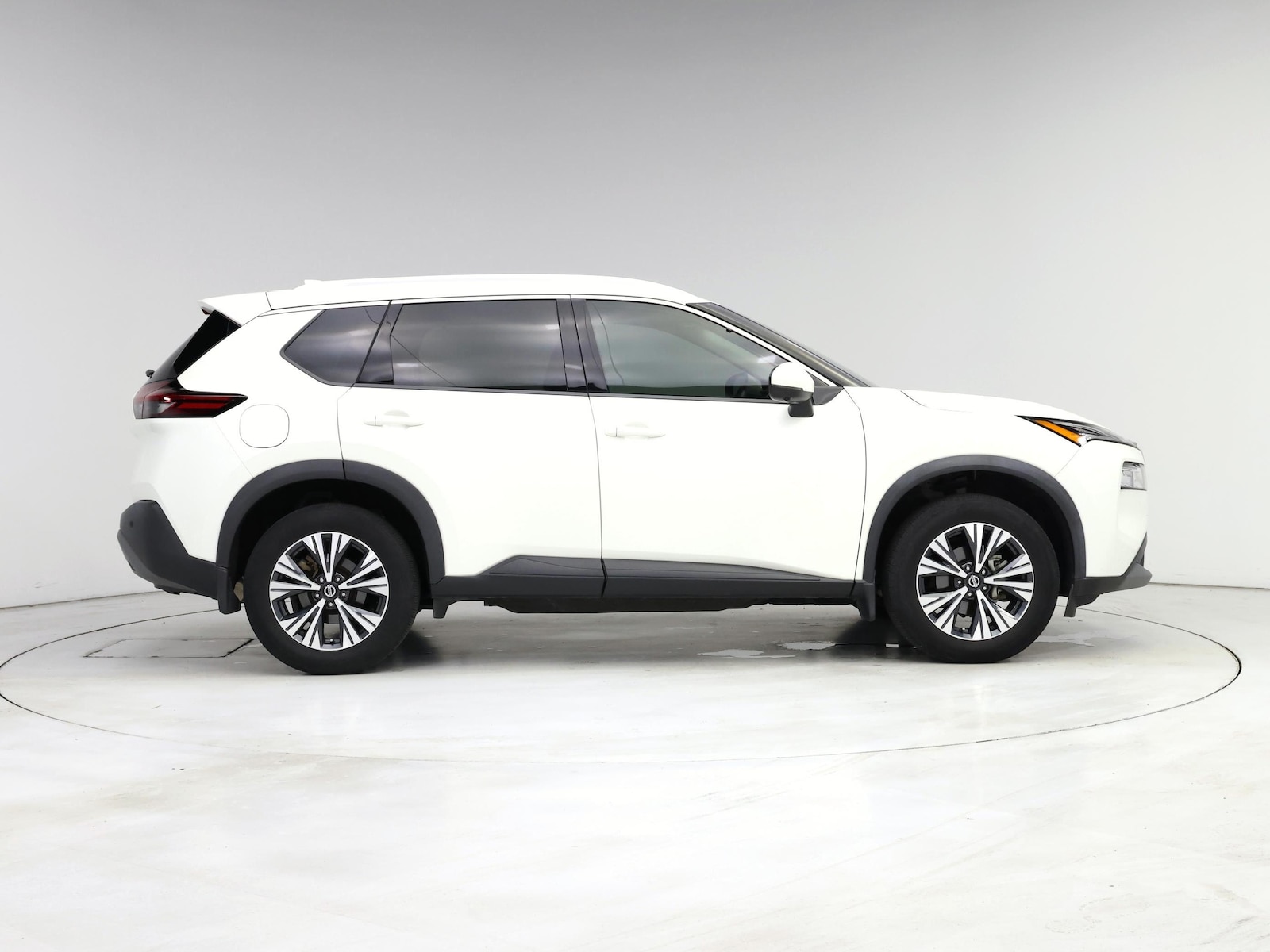2021 Nissan Rogue SV - Photo 8