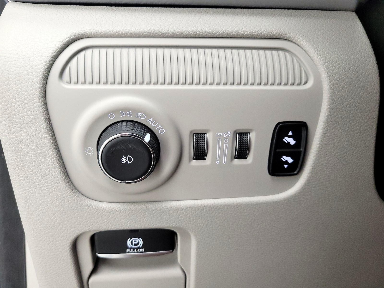 2023 Jeep Grand Wagoneer Series I - Photo 14