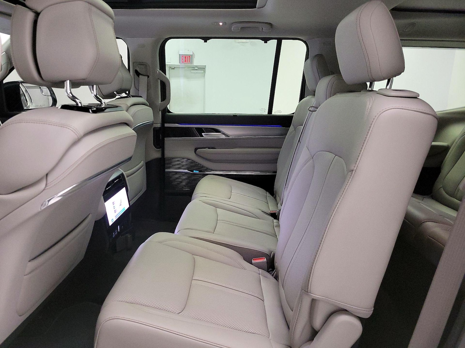 2023 Jeep Grand Wagoneer Series I - Photo 22