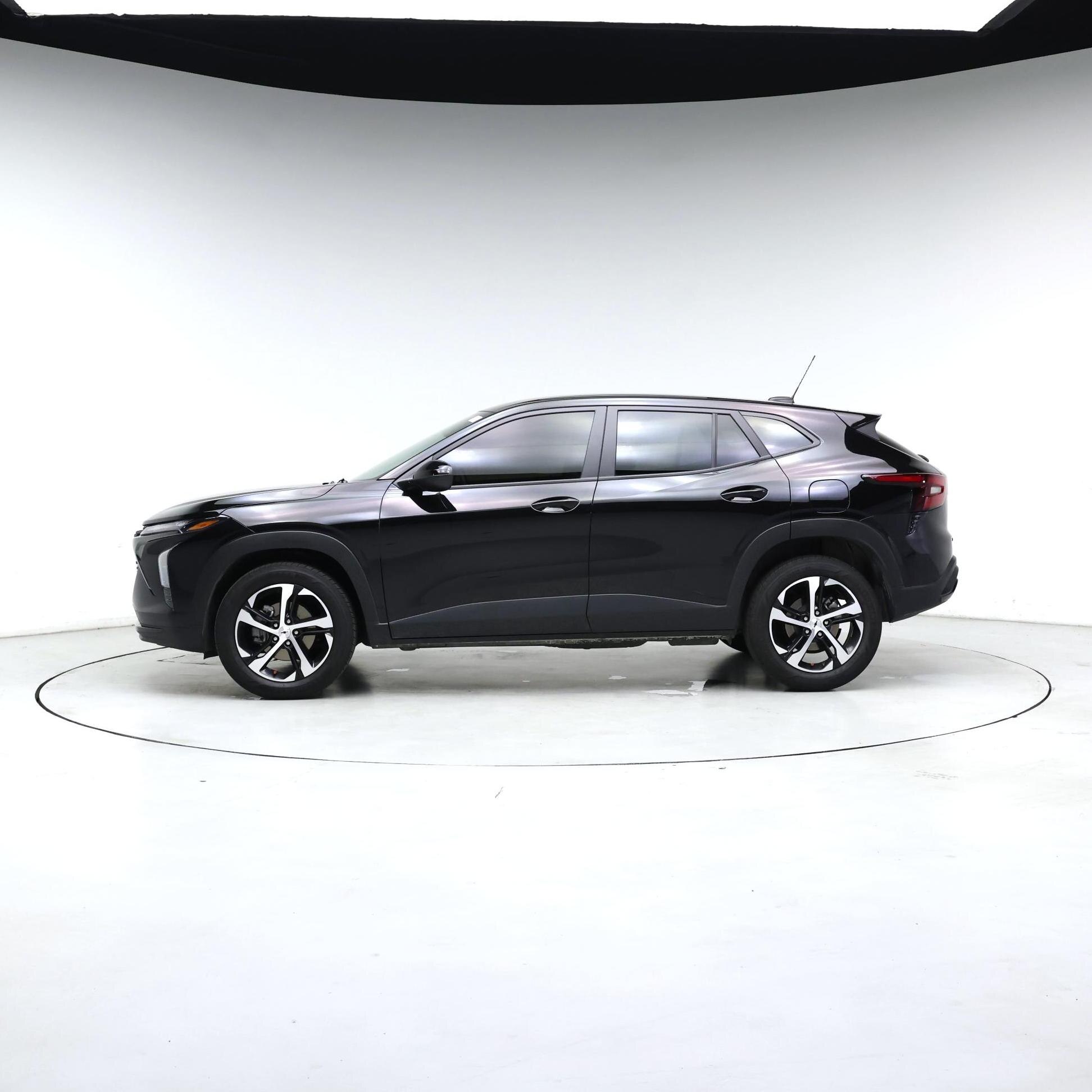 Thumbnail: 2025 Chevrolet Trax - 3