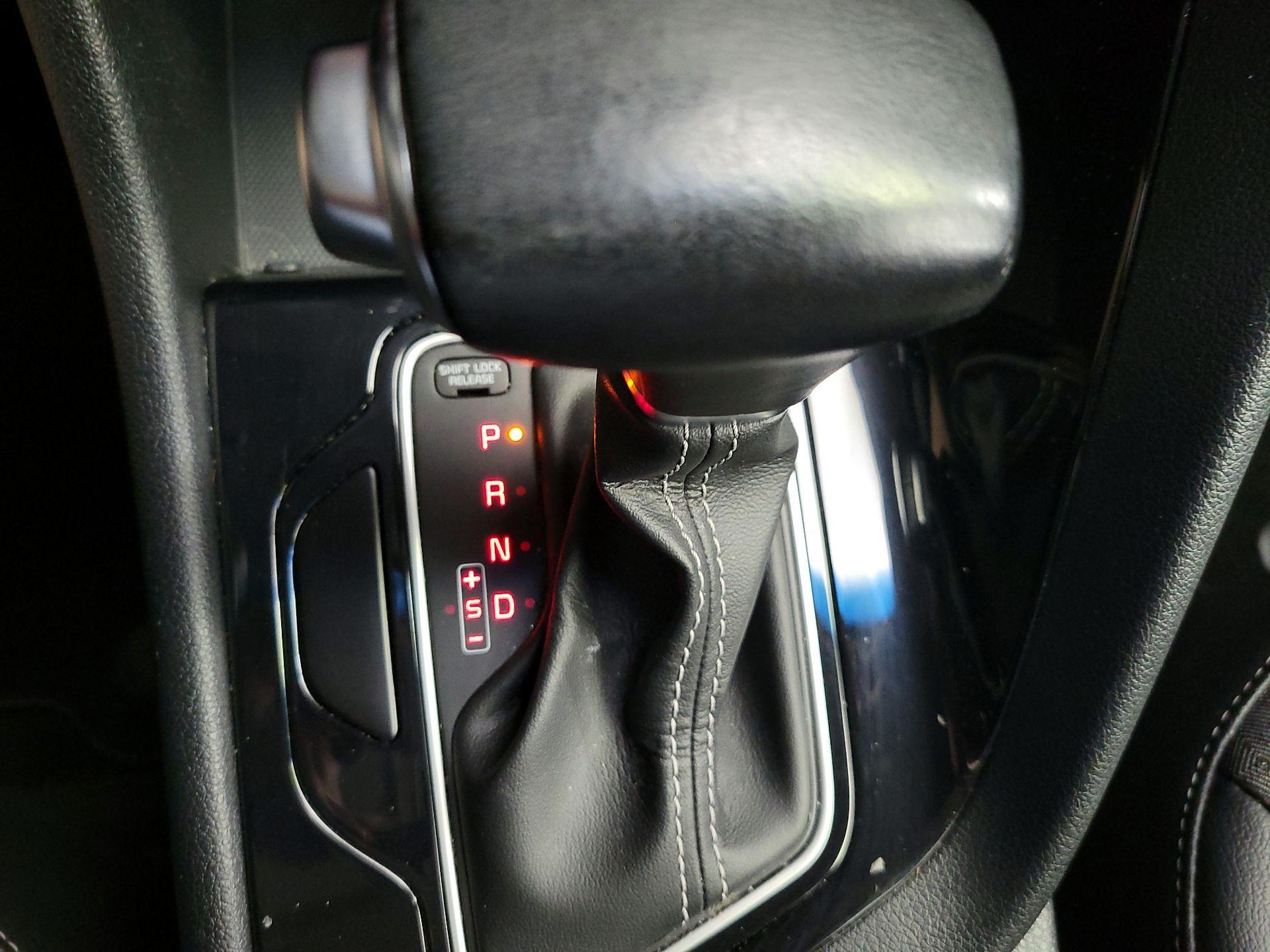 Thumbnail: 2019 Kia Niro - 17