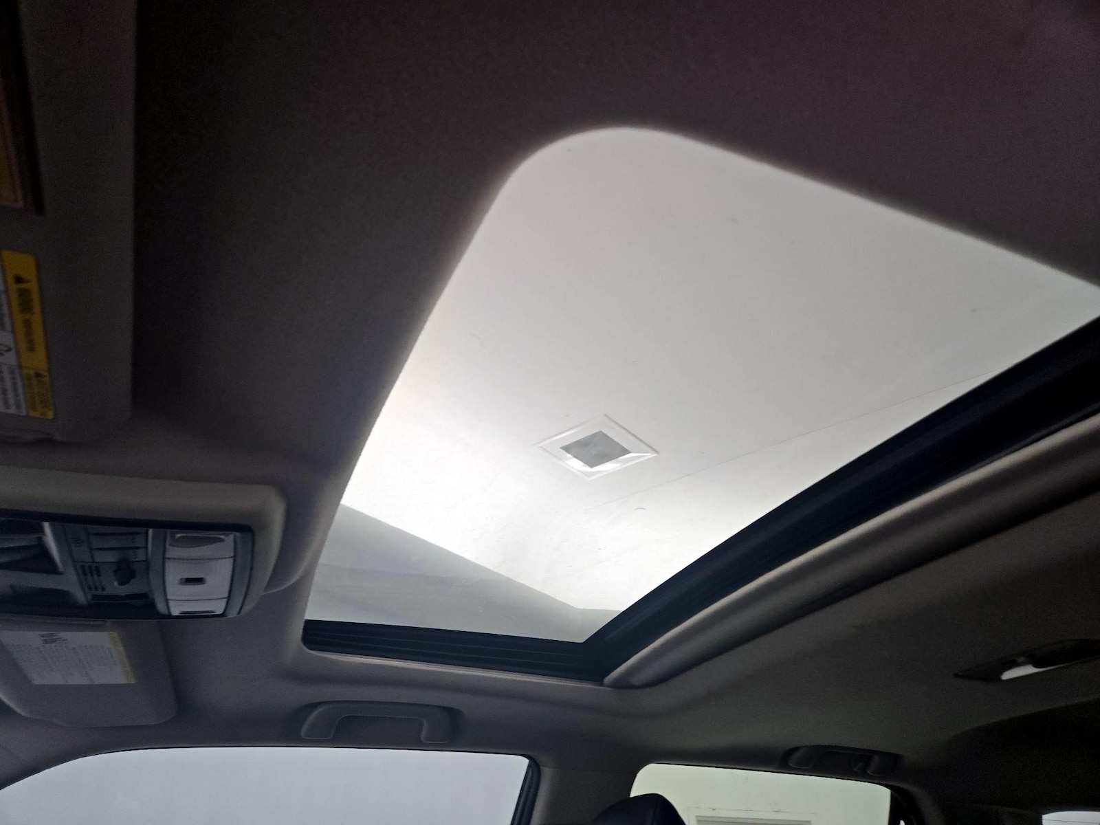 Sunroof(s) & Overhead Airbags