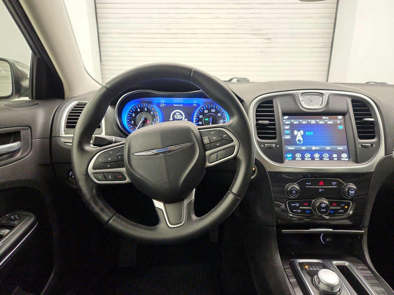 2018 Chrysler 300 Touring - Photo 11