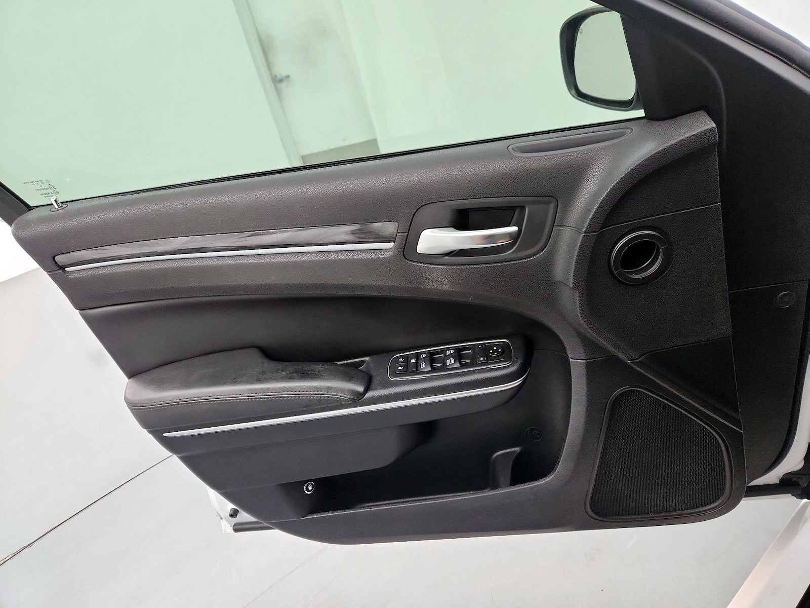 2018 Chrysler 300 Touring - Photo 13