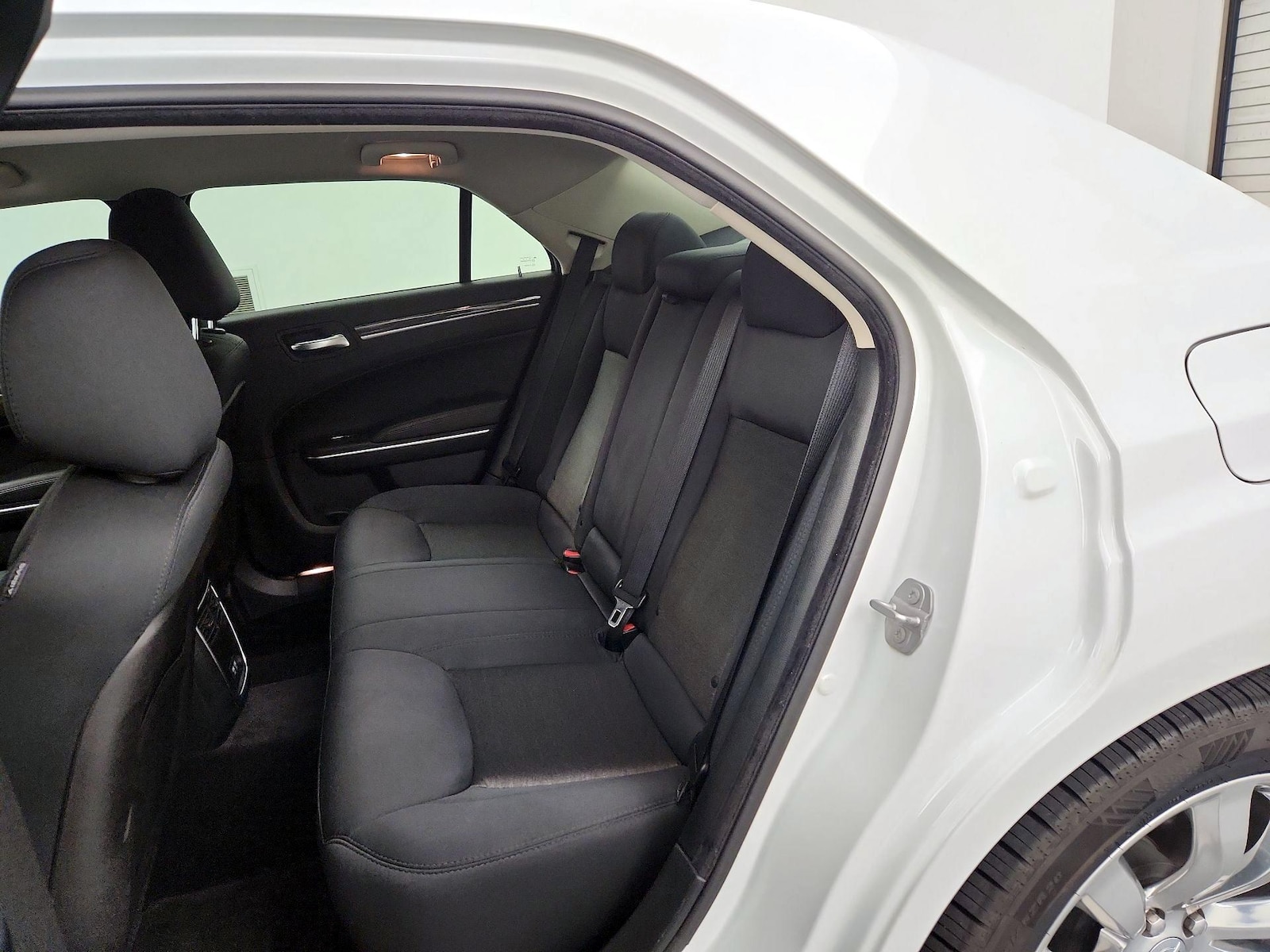 2018 Chrysler 300 Touring - Photo 20