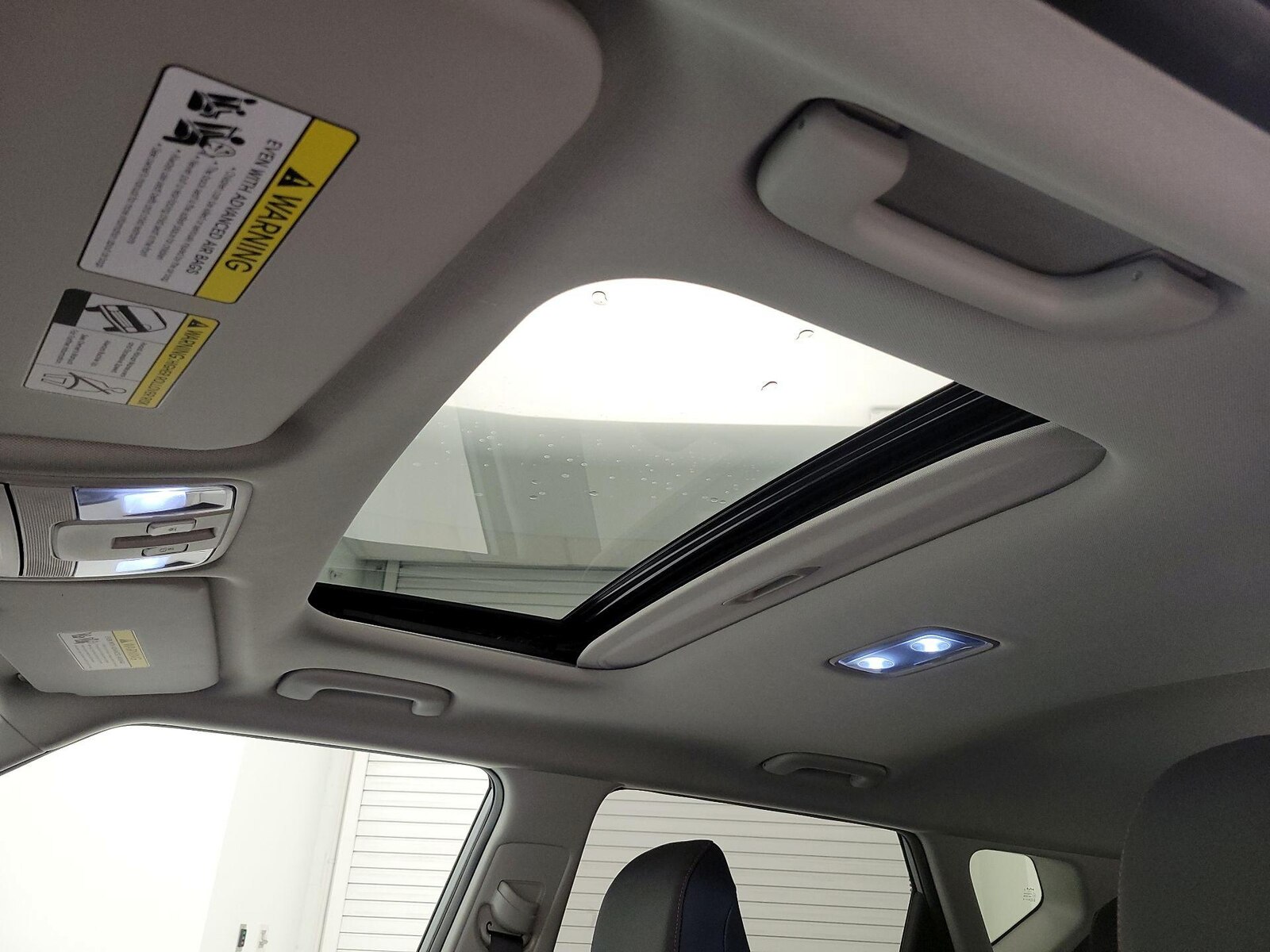 Sunroof(s) & Overhead Airbags