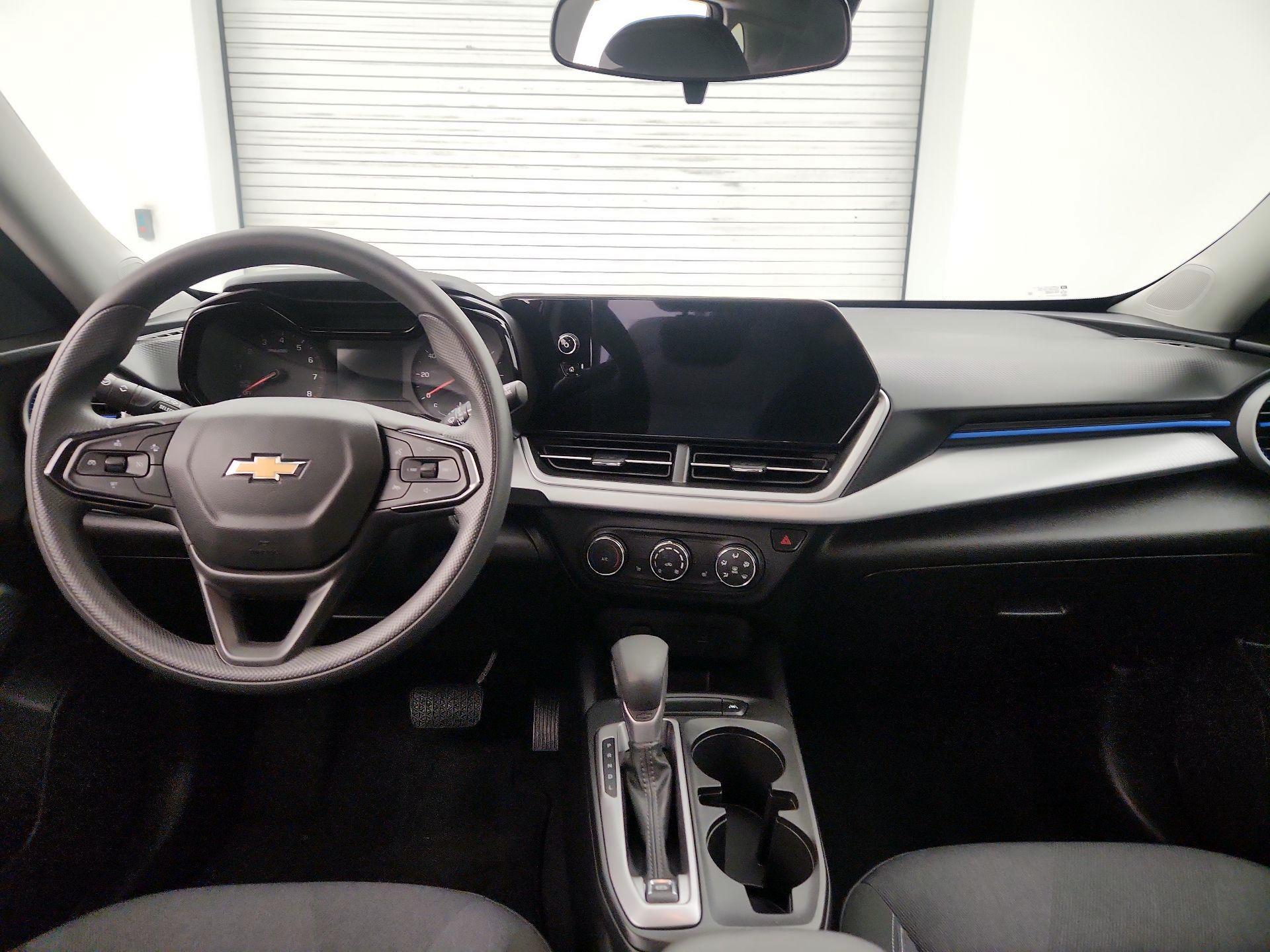 Thumbnail: 2025 Chevrolet Trax - 9