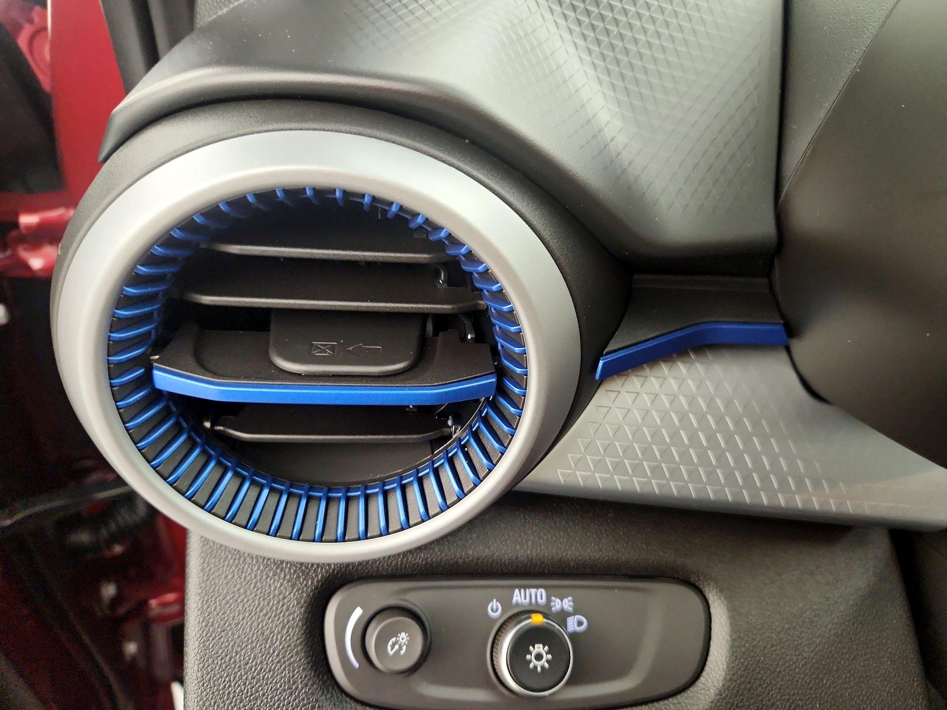Thumbnail: 2025 Chevrolet Trax - 13