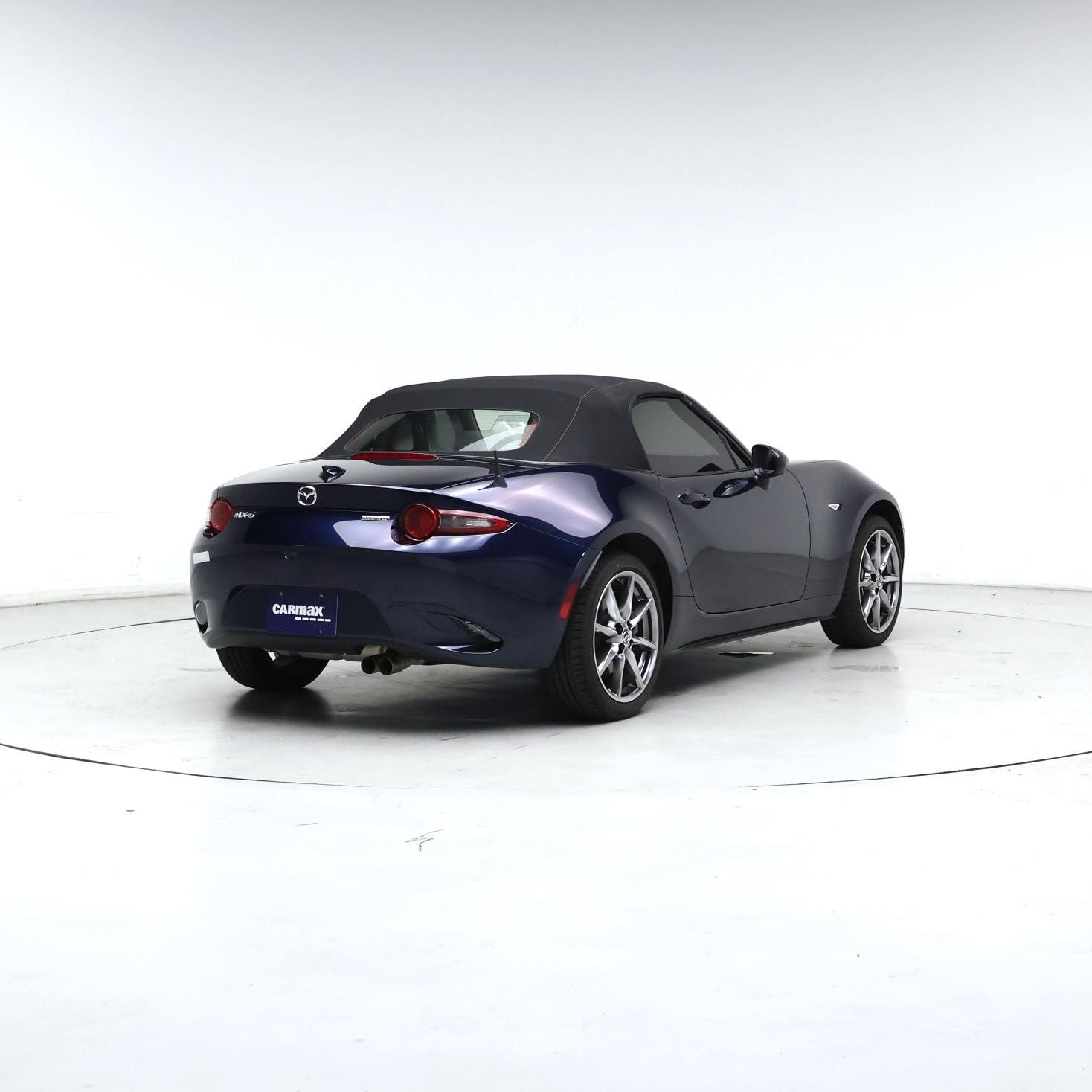Thumbnail: 2021 Mazda MX-5 Miata - 8
