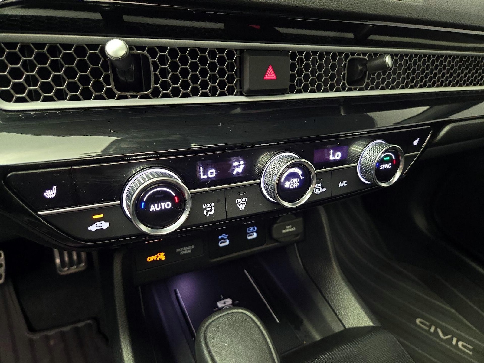 2025 Honda Civic Sport Touring - Photo 18