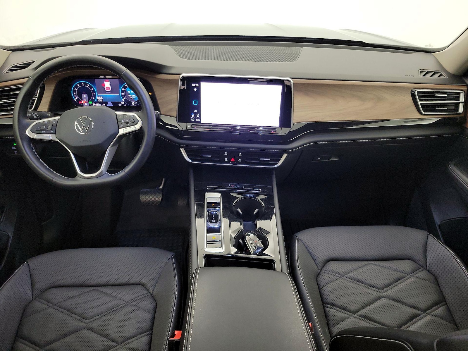 2024 Volkswagen Atlas SE w/Tech - Photo 10
