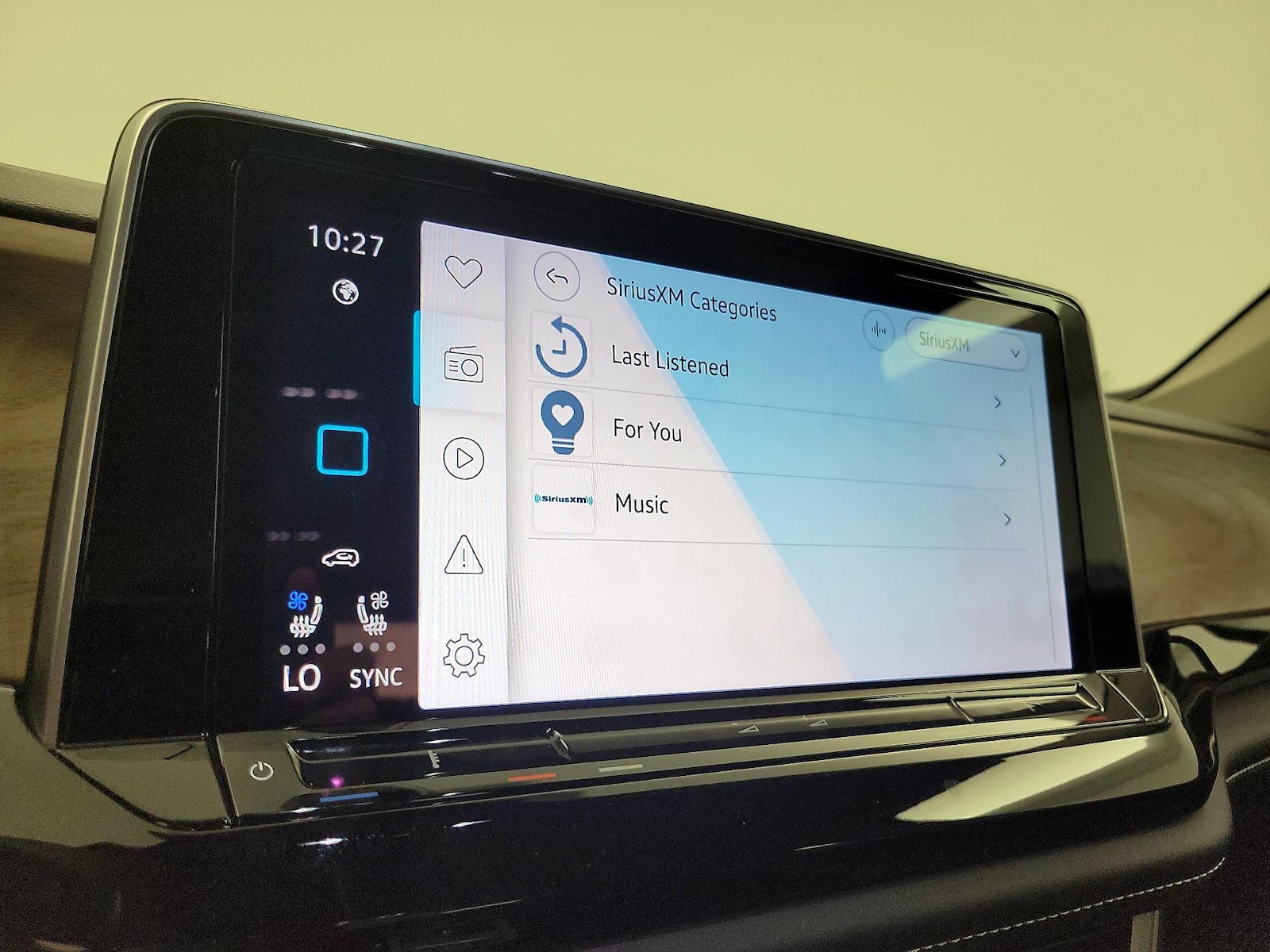 2024 Volkswagen Atlas SE w/Tech - Photo 16