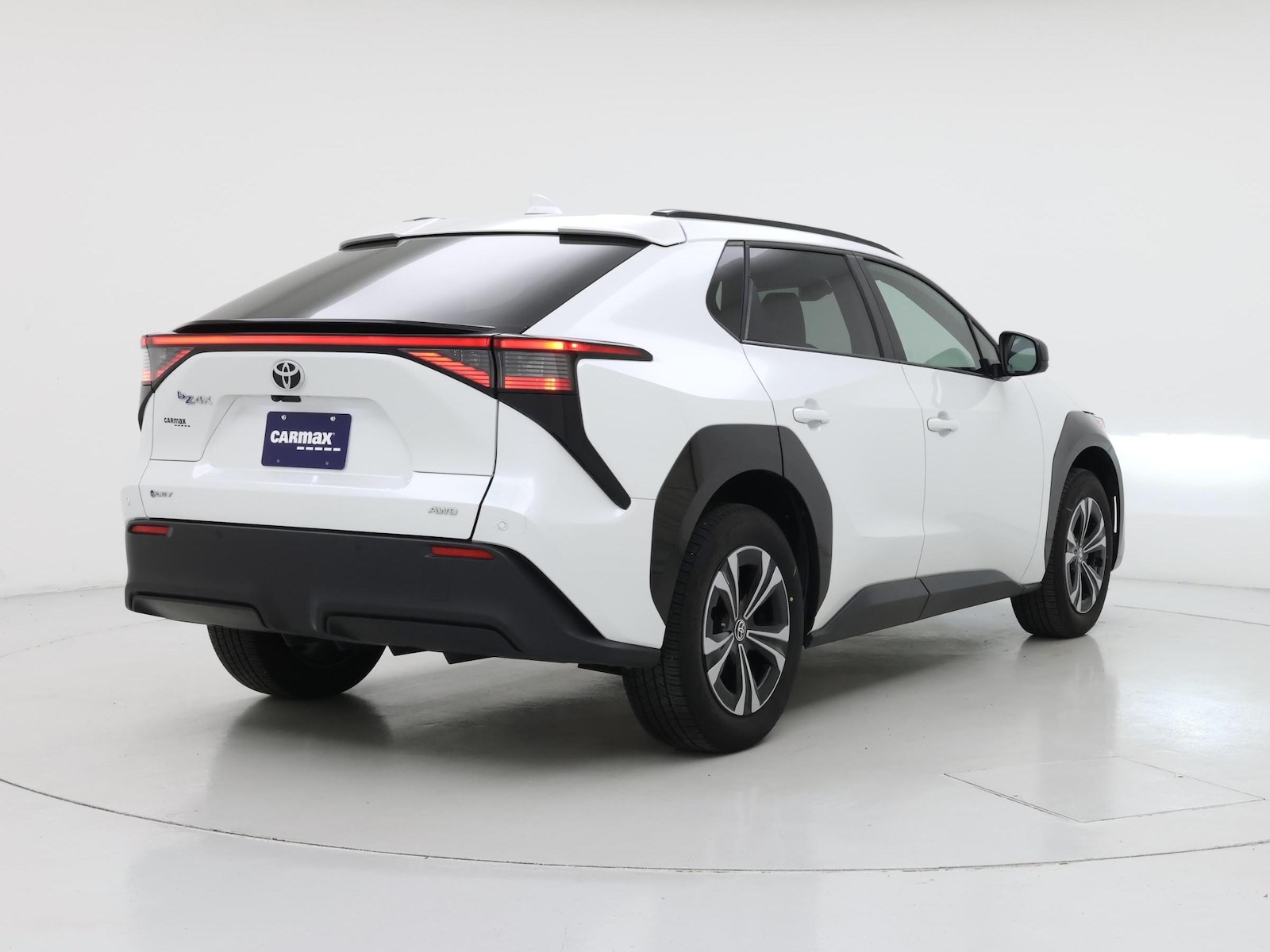 2024 Toyota bZ4X XLE - Photo 9