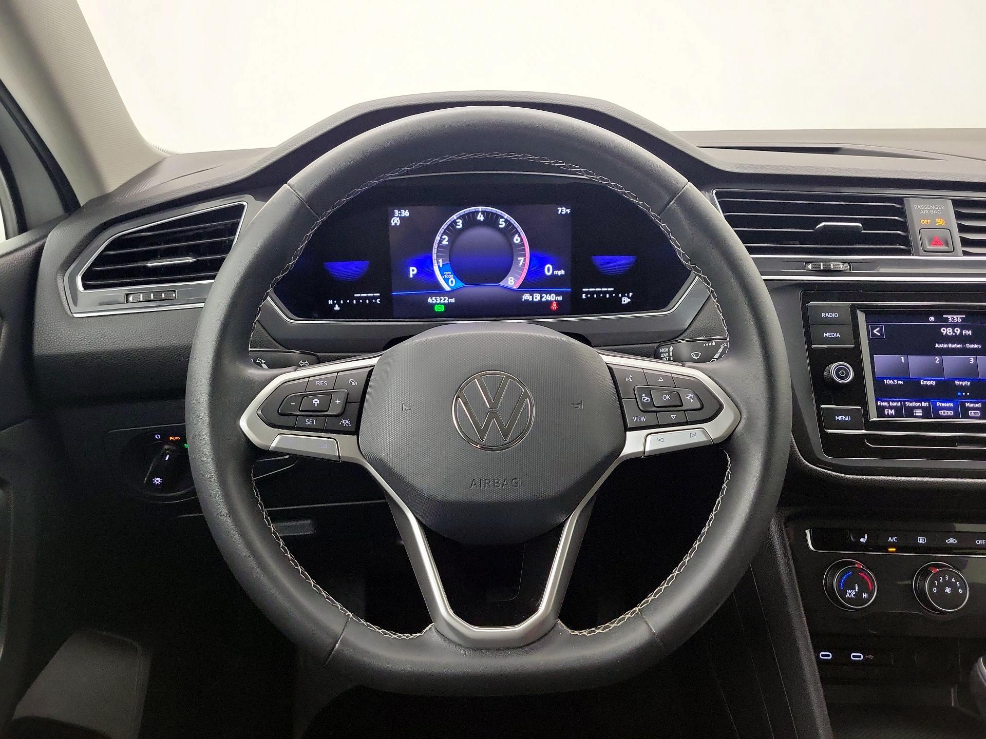 Thumbnail: 2023 Volkswagen Tiguan - 10