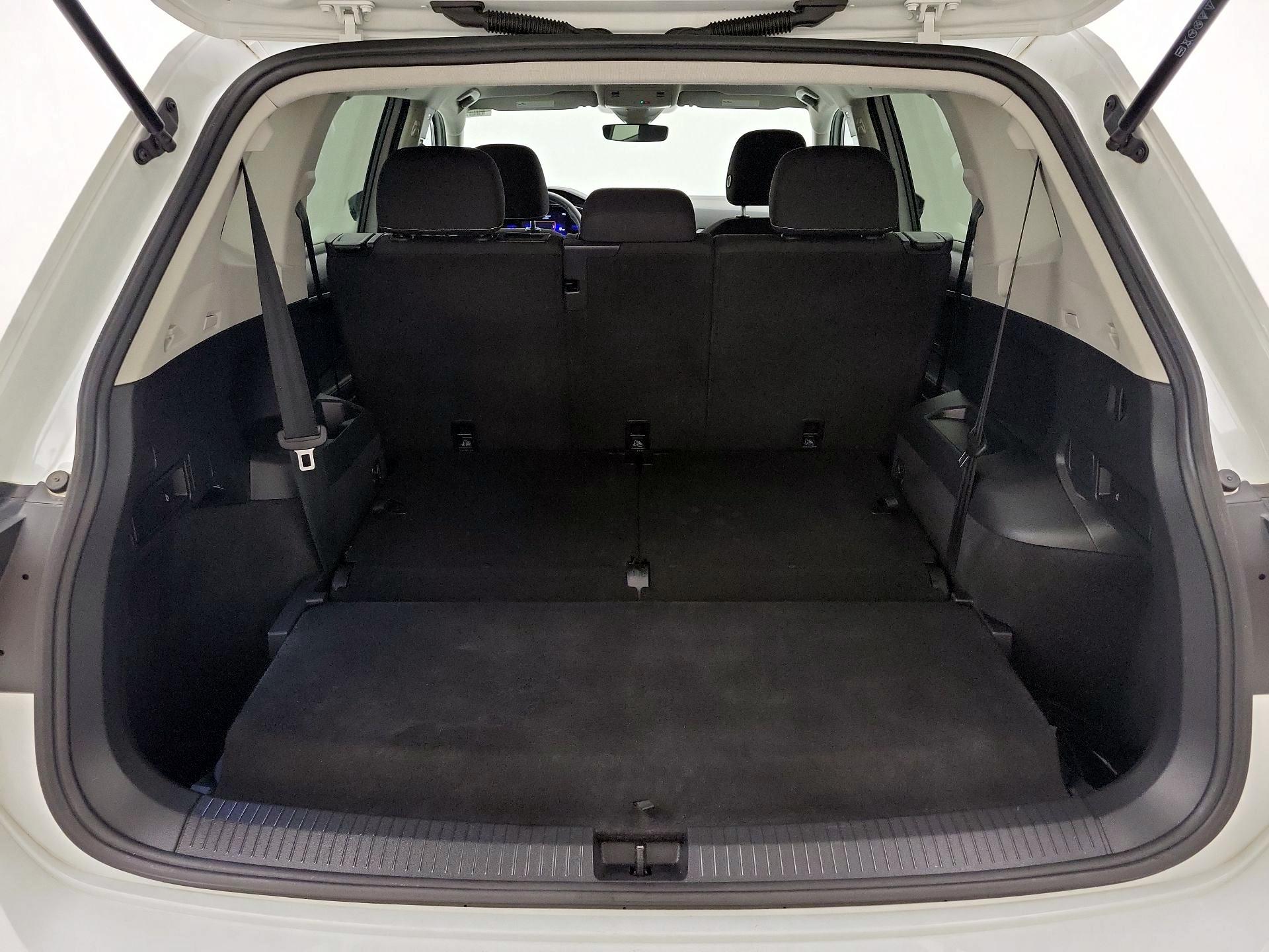 Thumbnail: 2023 Volkswagen Tiguan - 20