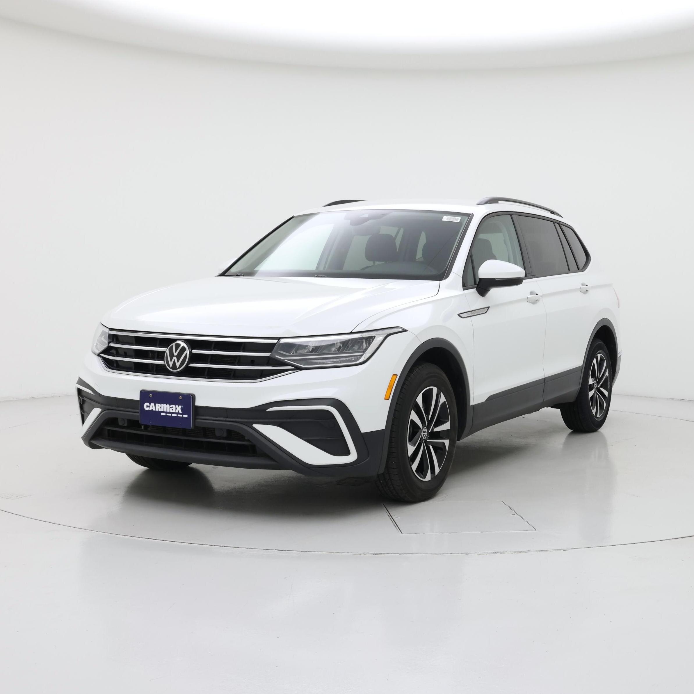 Thumbnail: 2023 Volkswagen Tiguan - 4