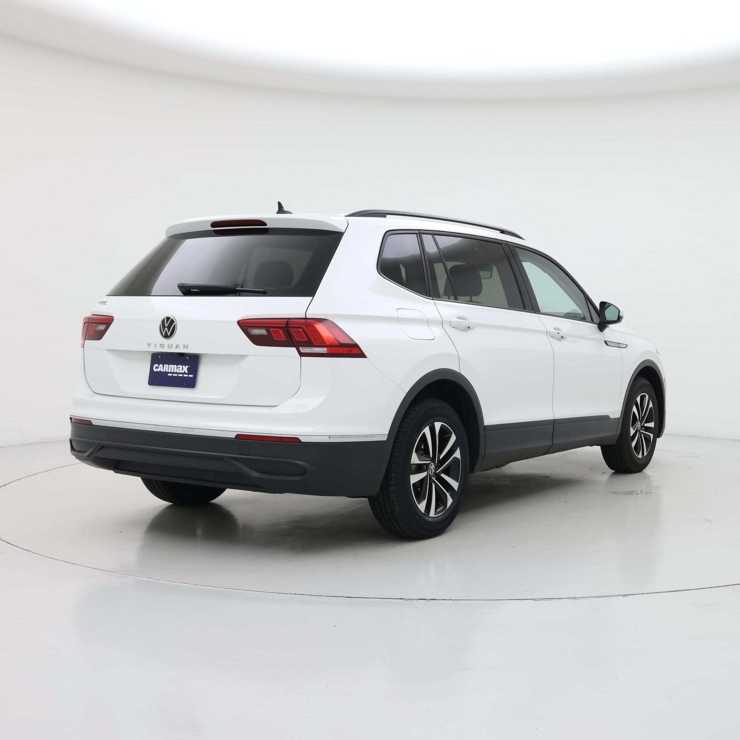 Thumbnail: 2023 Volkswagen Tiguan - 8