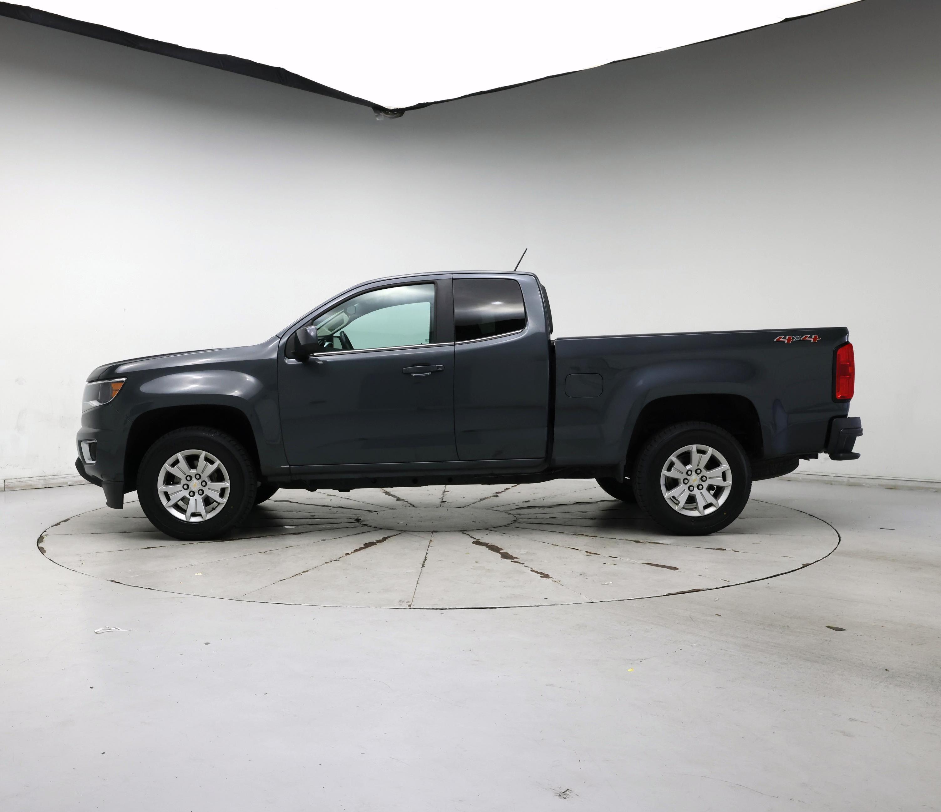 Thumbnail: 2017 Chevrolet Colorado - 3