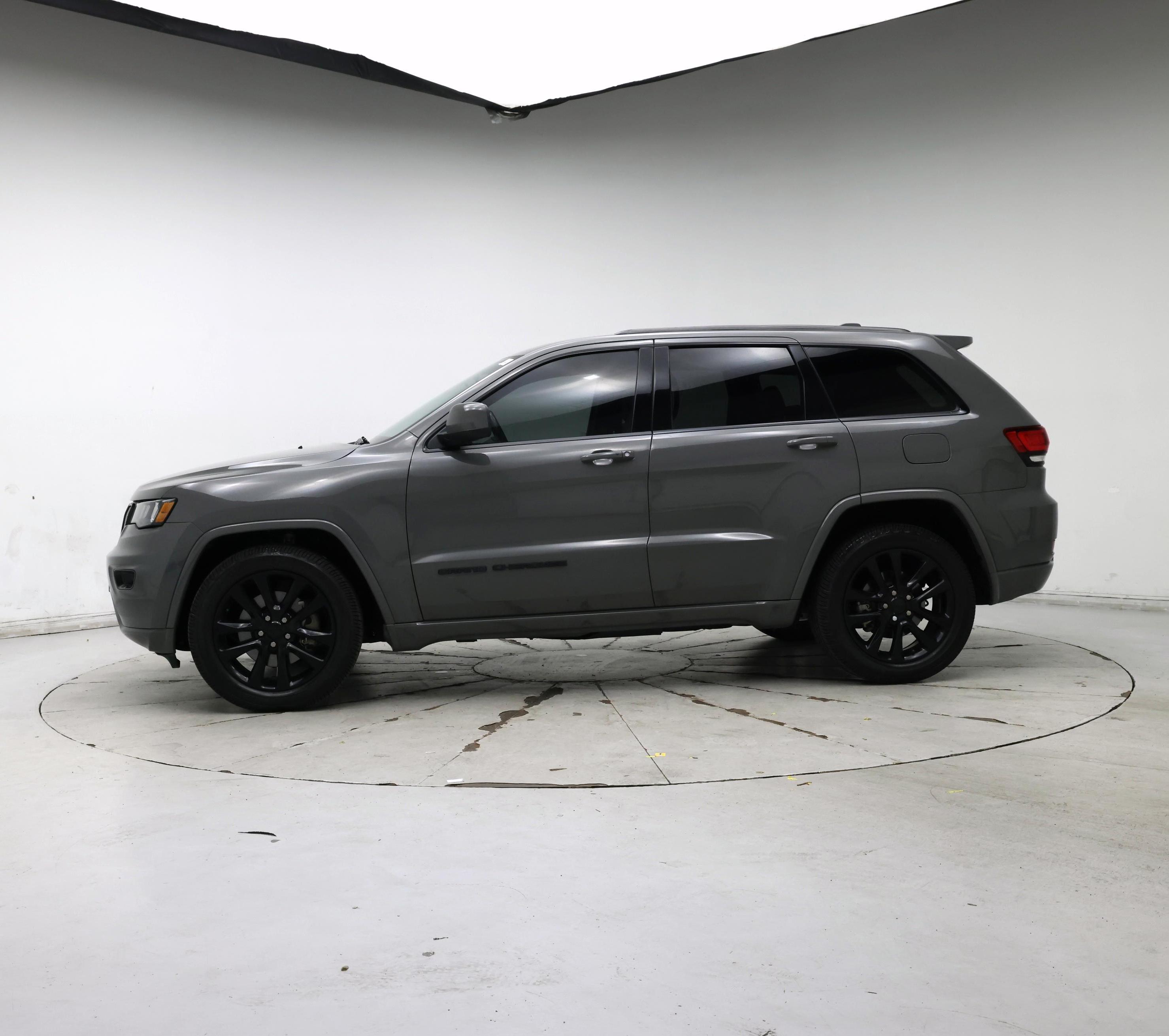 Thumbnail: 2021 Jeep Grand Cherokee - 3