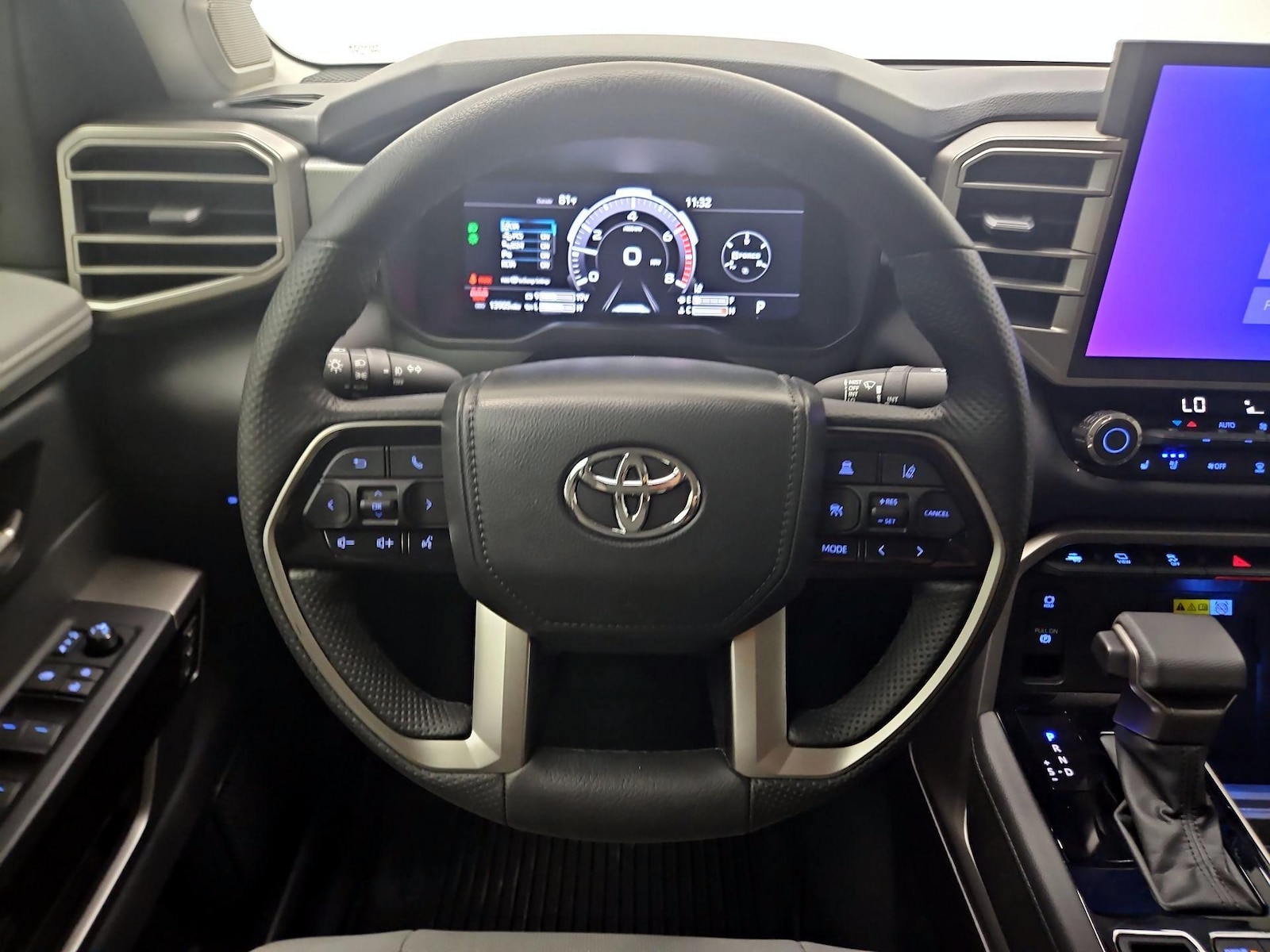 2024 Toyota Tundra Limited - Photo 11