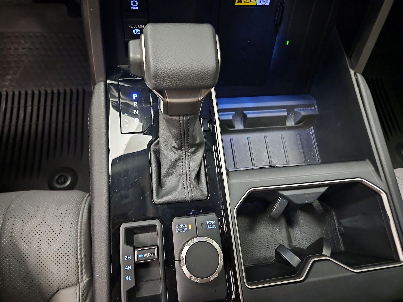 2024 Toyota Tundra Limited - Photo 18