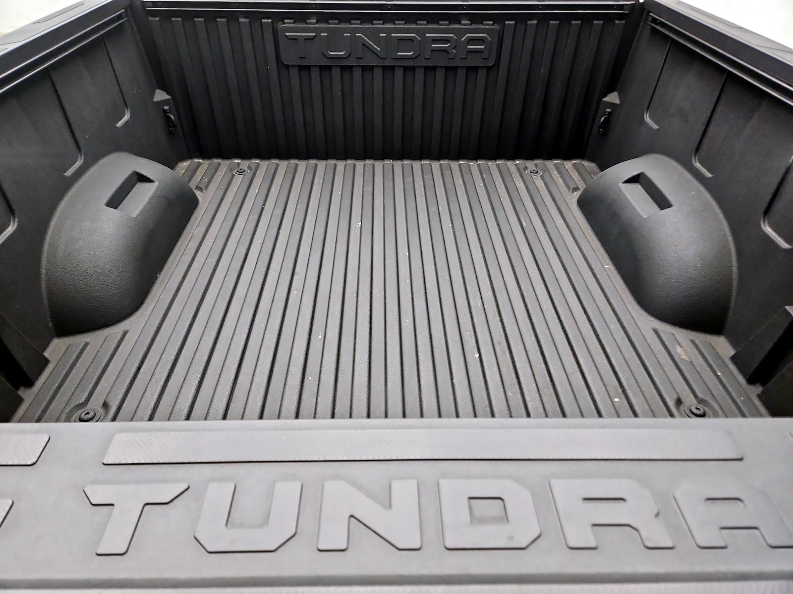 2024 Toyota Tundra Limited - Photo 21
