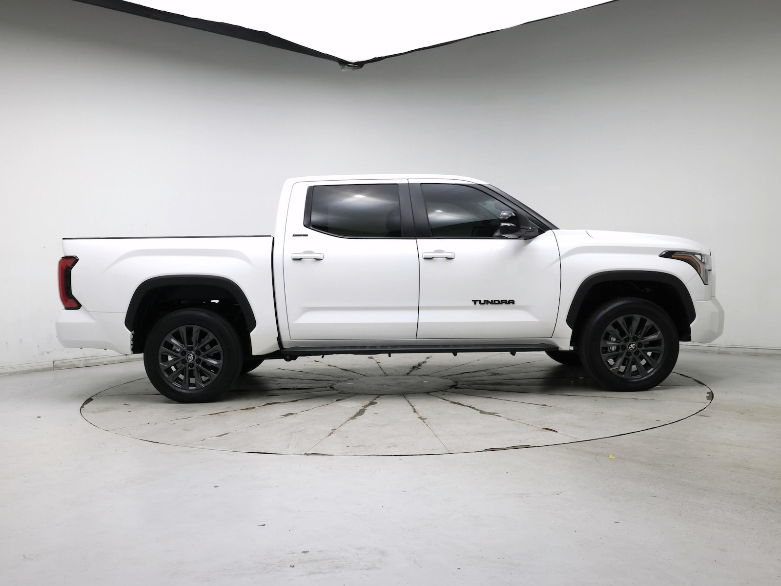 2024 Toyota Tundra Limited - Photo 8