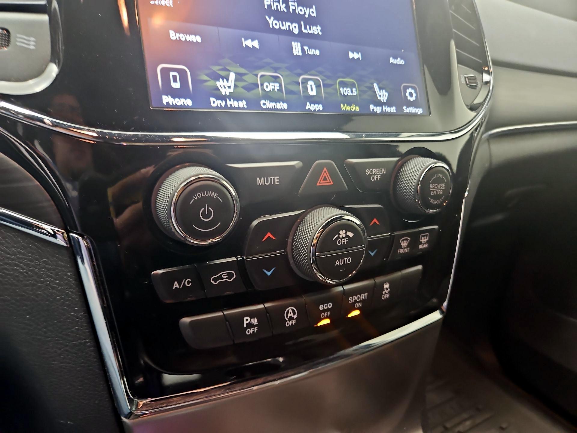 Thumbnail: 2021 Jeep Grand Cherokee - 16