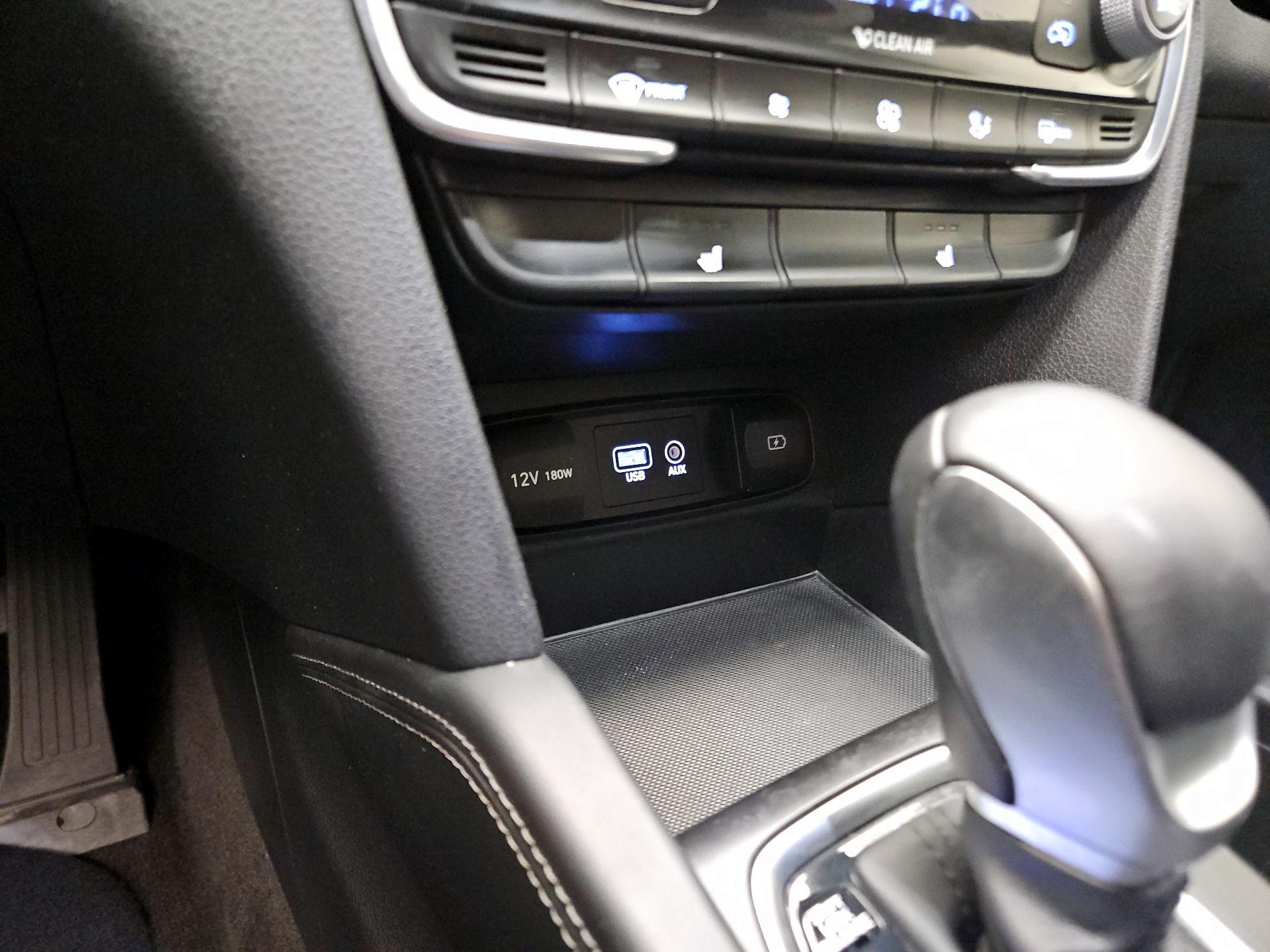 Thumbnail: 2019 Hyundai Santa Fe - 18