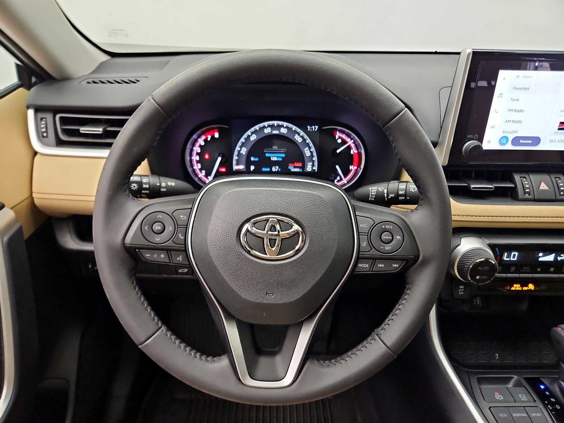Thumbnail: 2025 Toyota RAV4 - 10