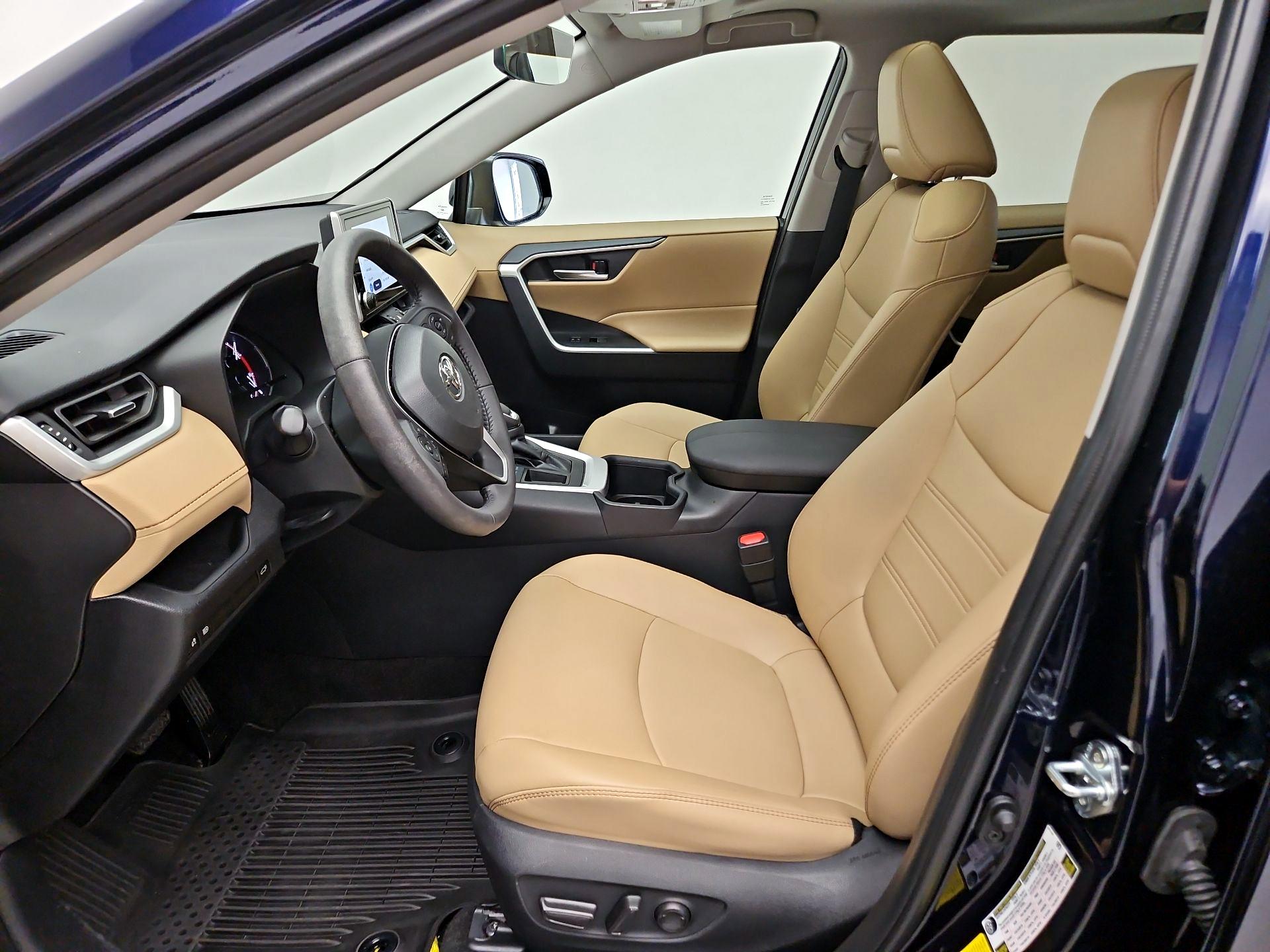 Thumbnail: 2025 Toyota RAV4 - 11