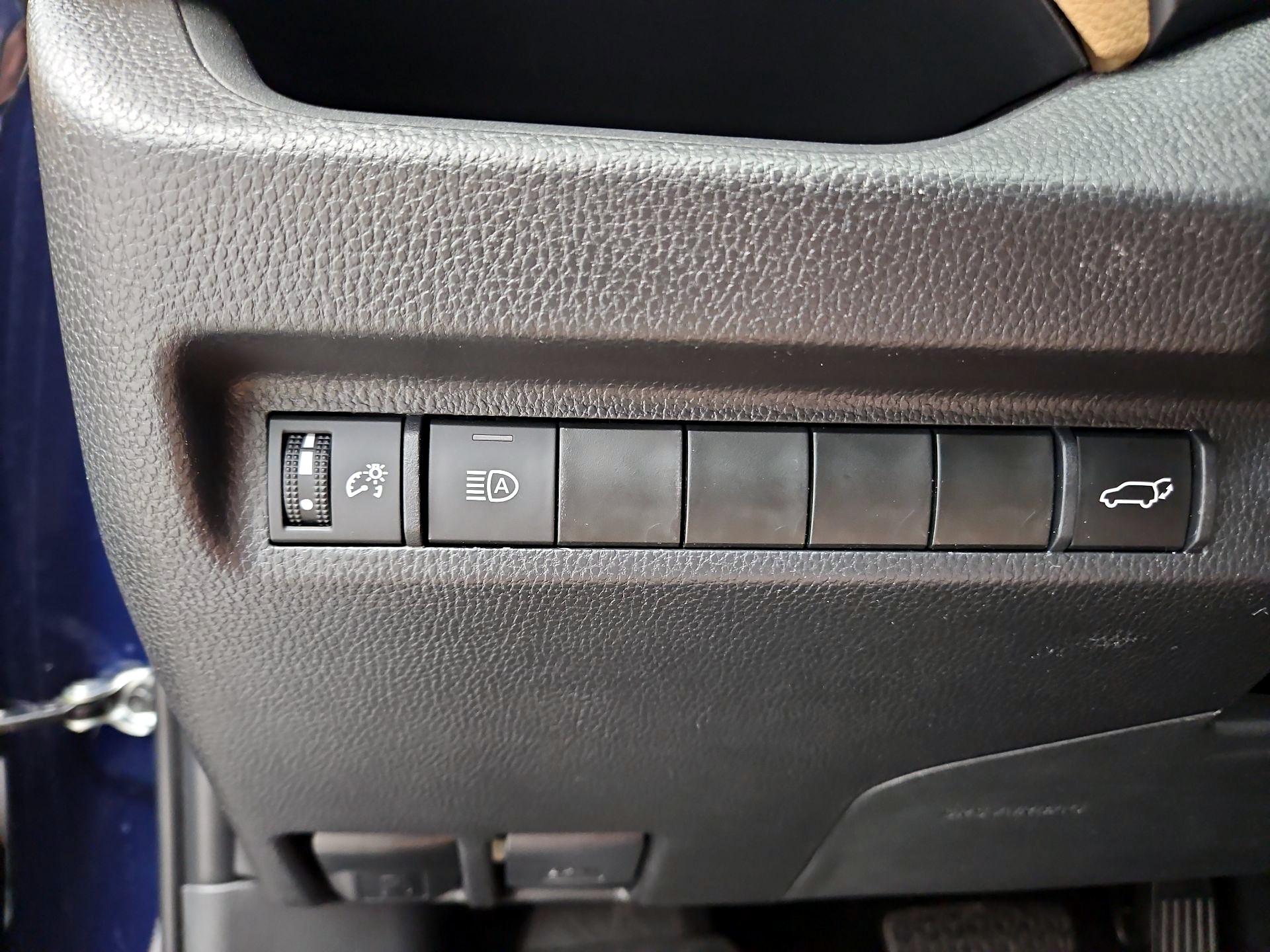 Thumbnail: 2025 Toyota RAV4 - 13
