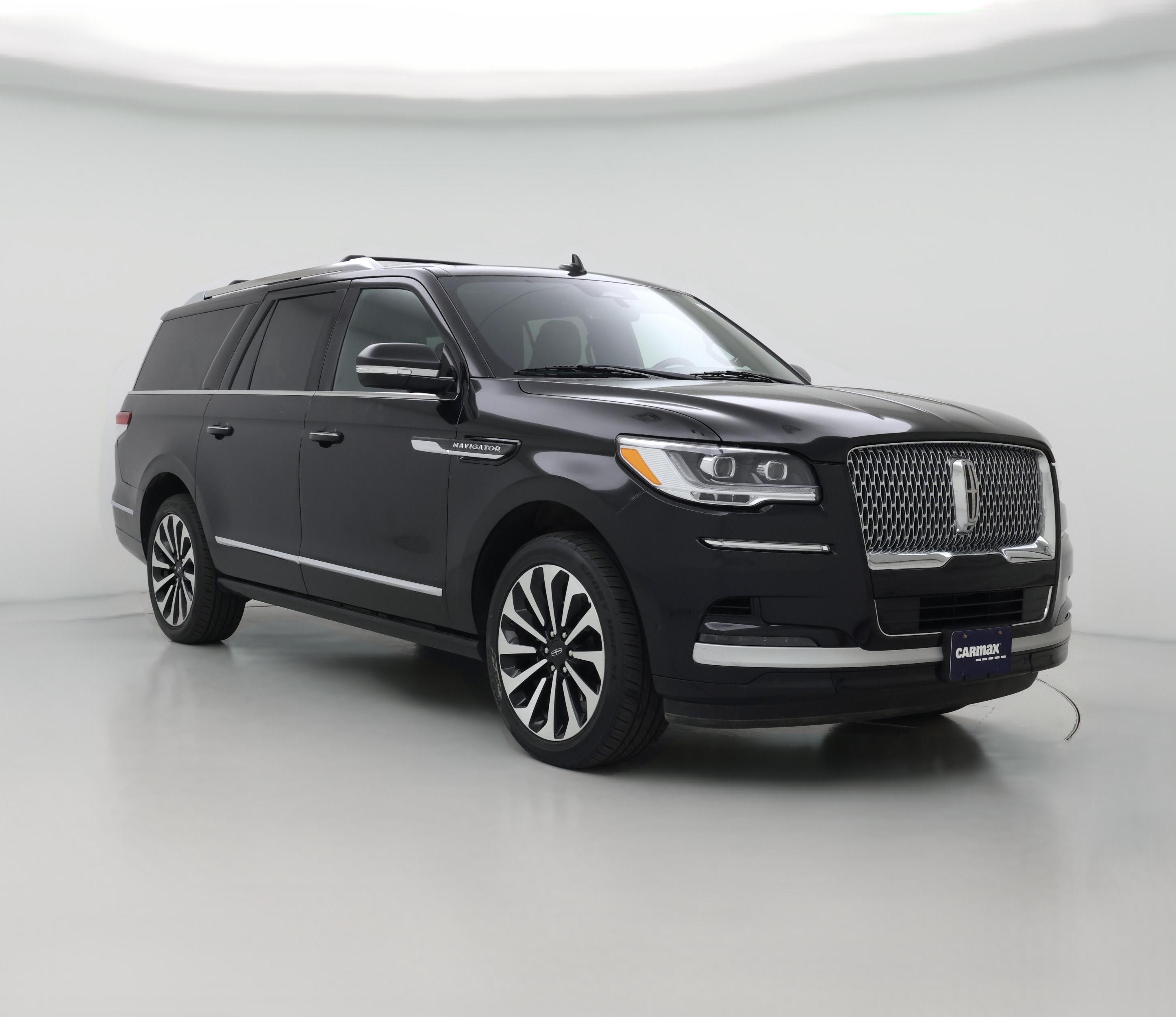Thumbnail: 2023 Lincoln Navigator L - 1