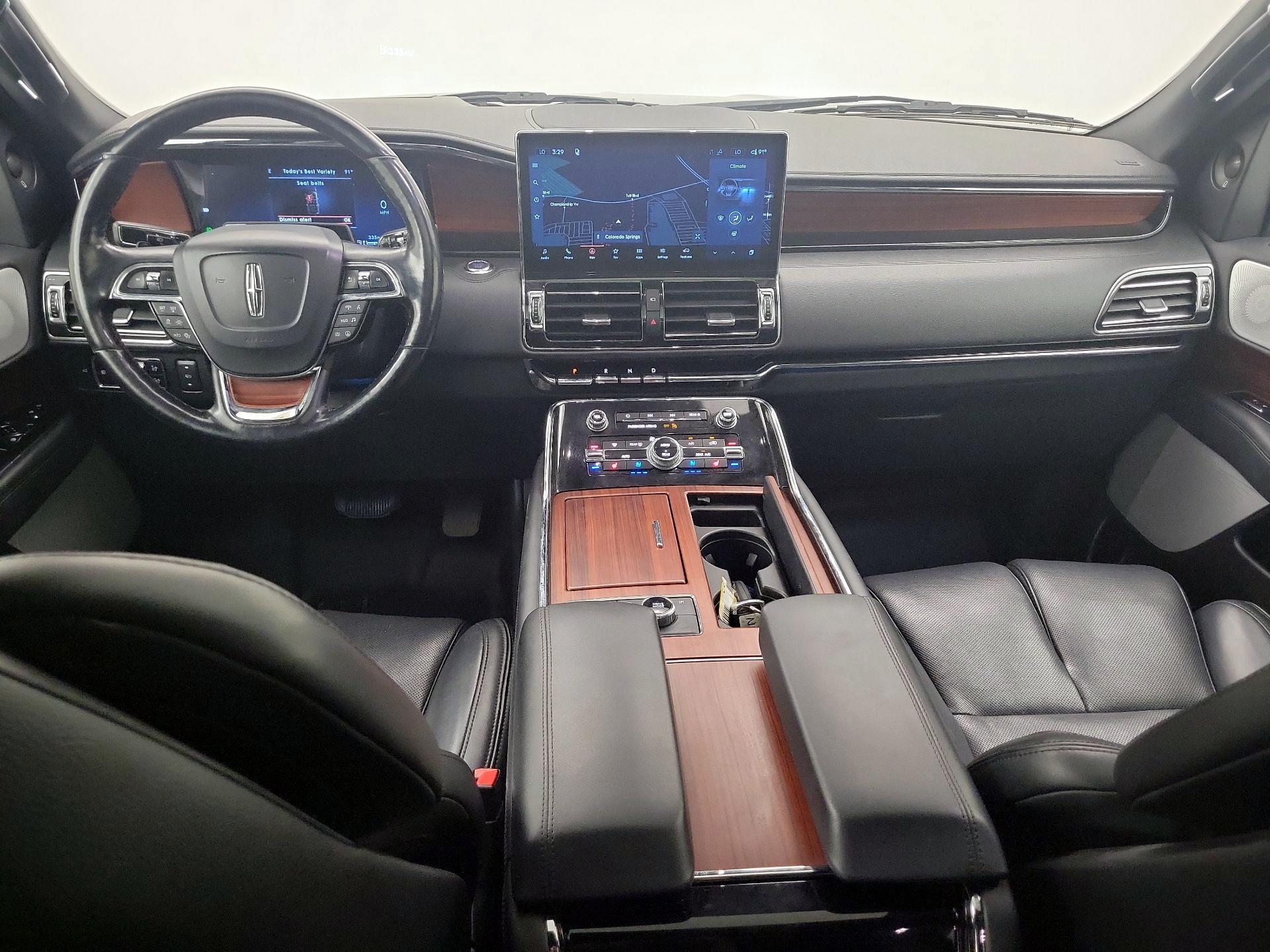 Thumbnail: 2023 Lincoln Navigator L - 9