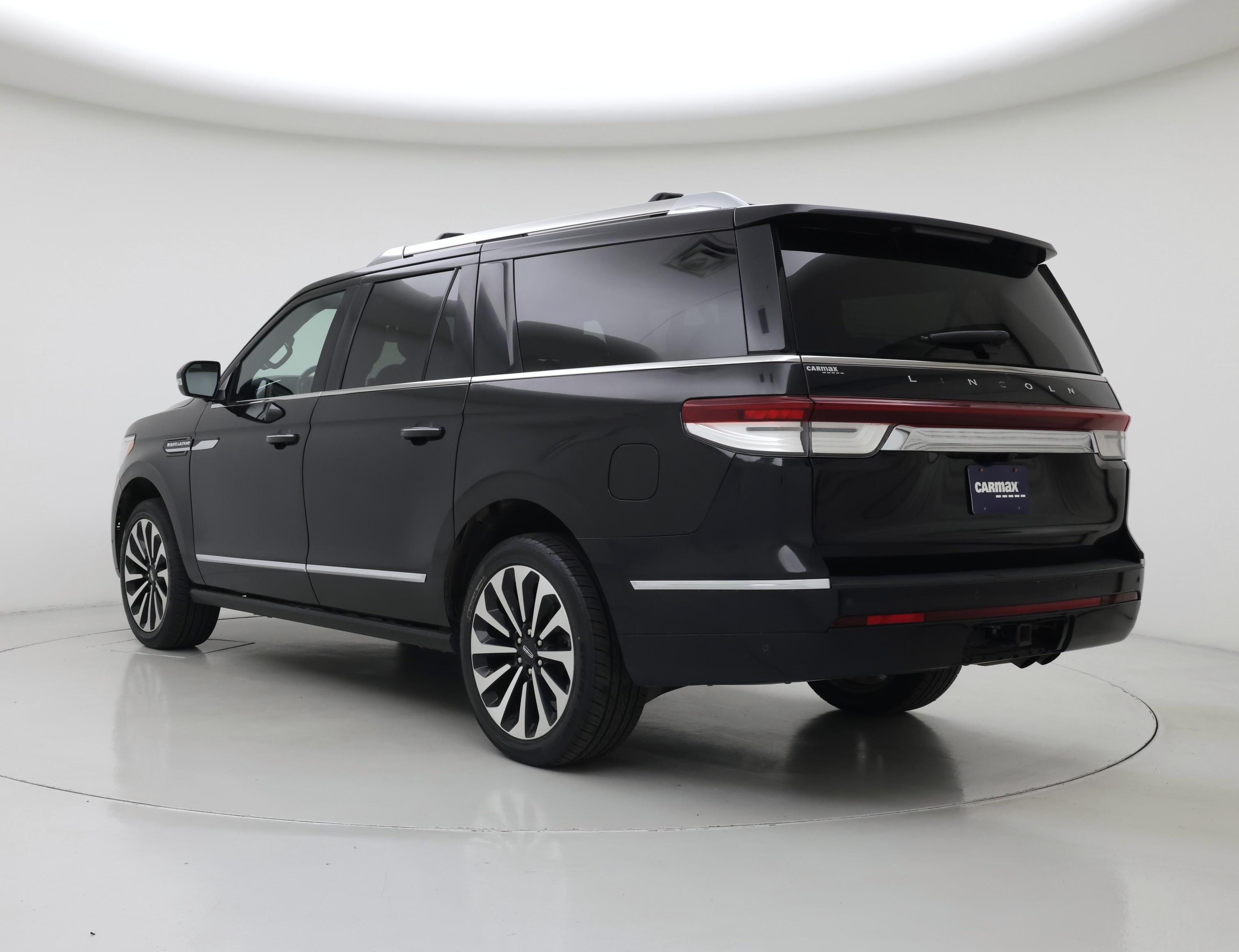 Thumbnail: 2023 Lincoln Navigator L - 2