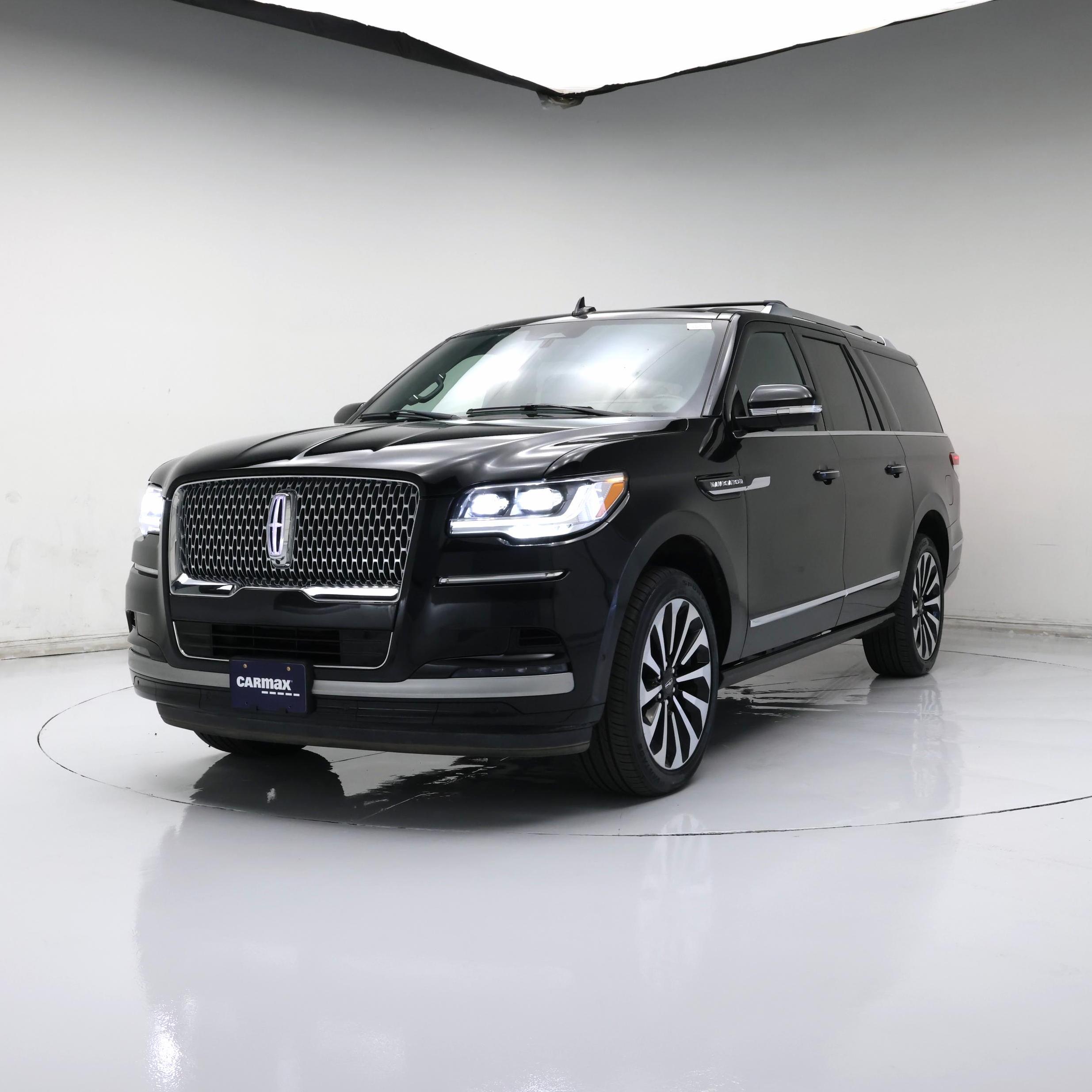 Thumbnail: 2023 Lincoln Navigator L - 4