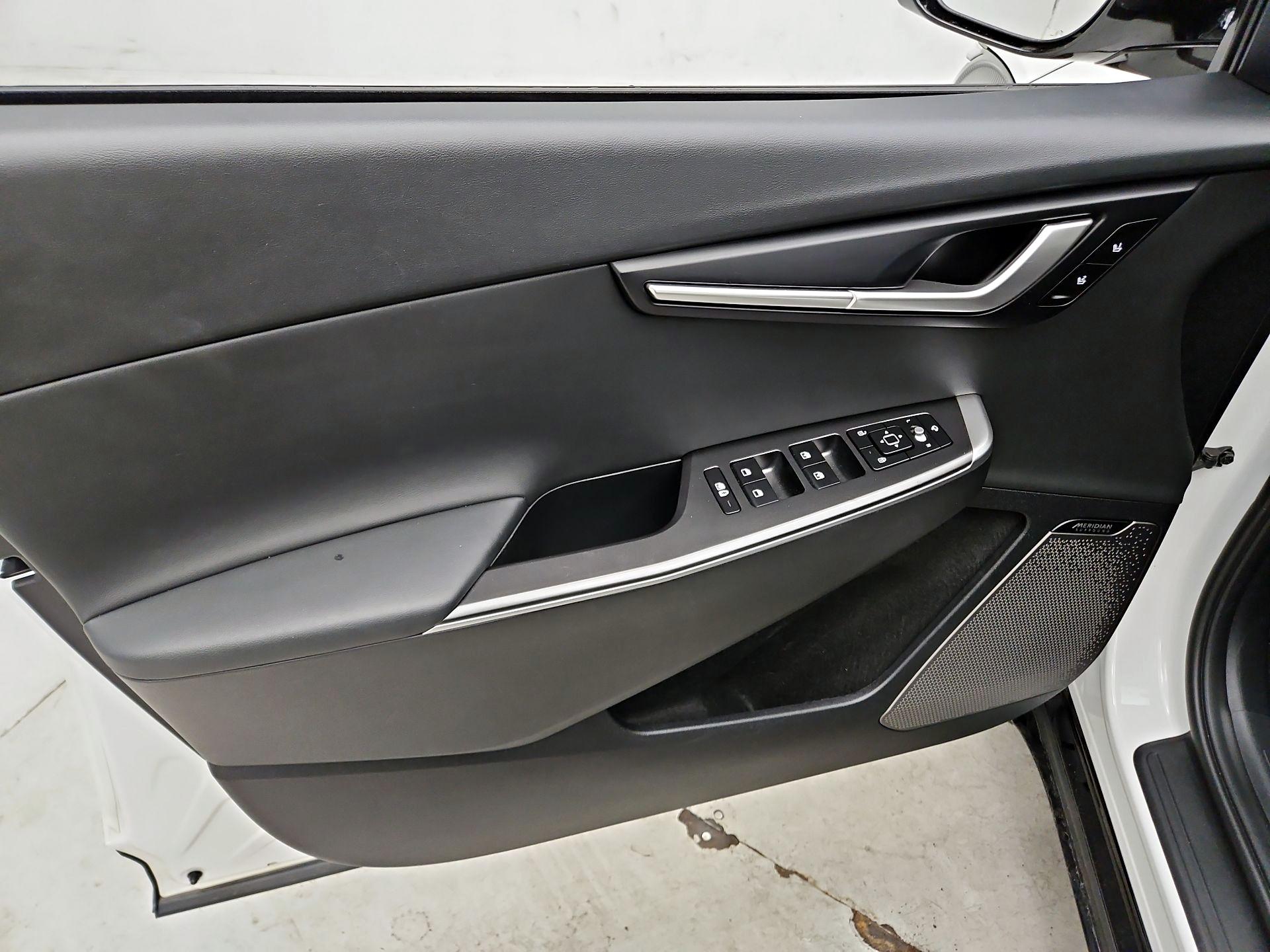 Thumbnail: 2023 Kia EV6 - 12