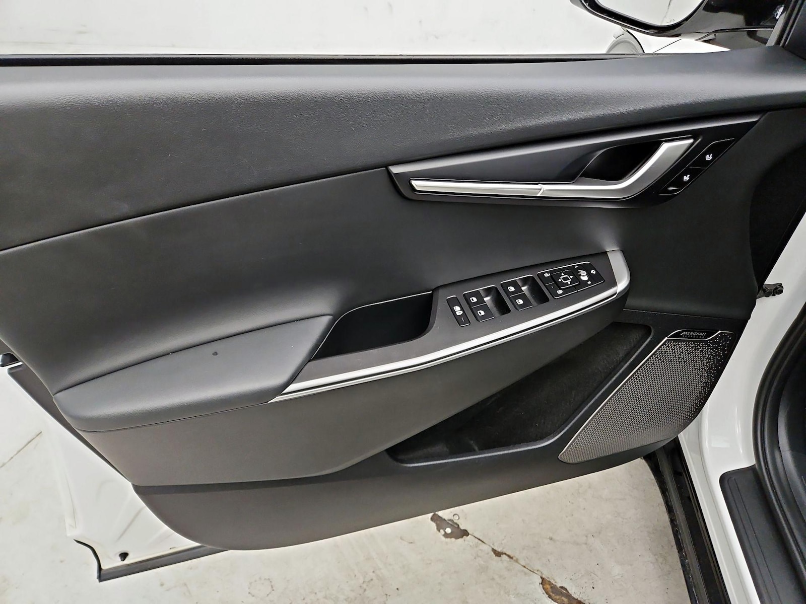 2023 Kia EV6 Wind - Photo 13
