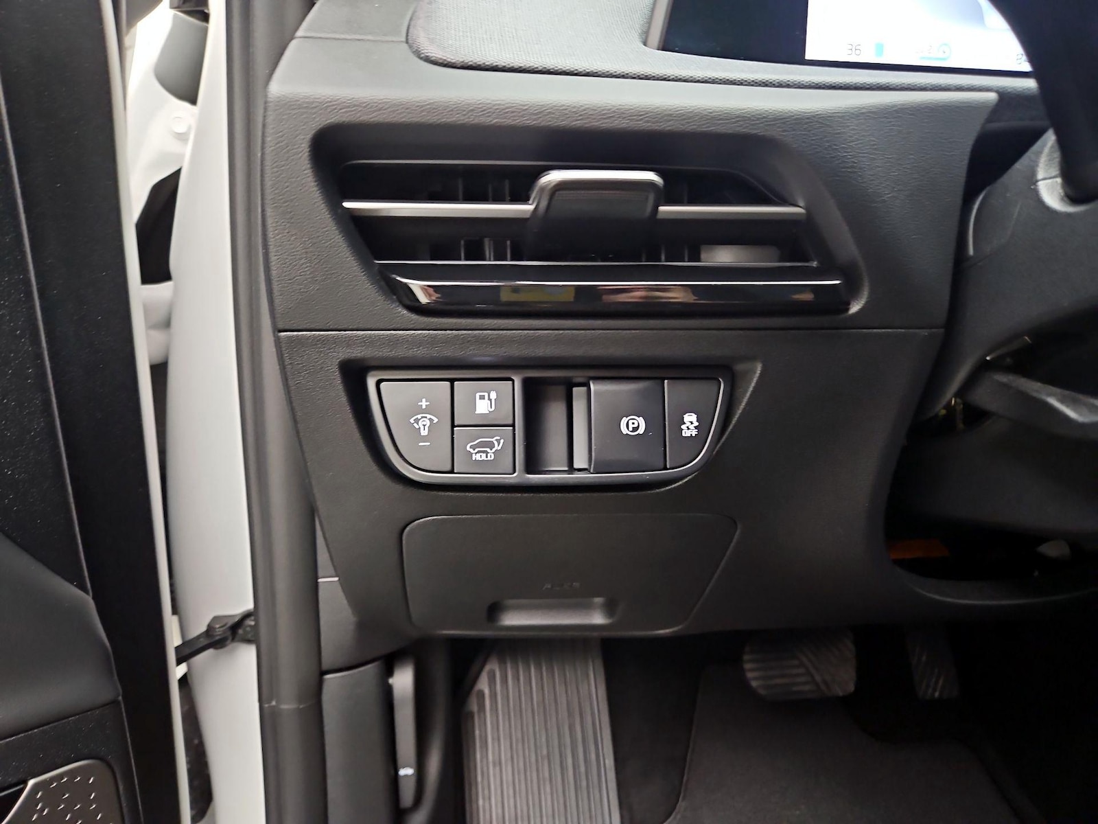 2023 Kia EV6 Wind - Photo 14