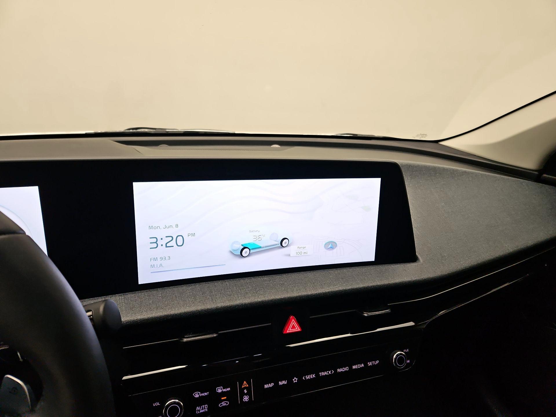 Thumbnail: 2023 Kia EV6 - 16