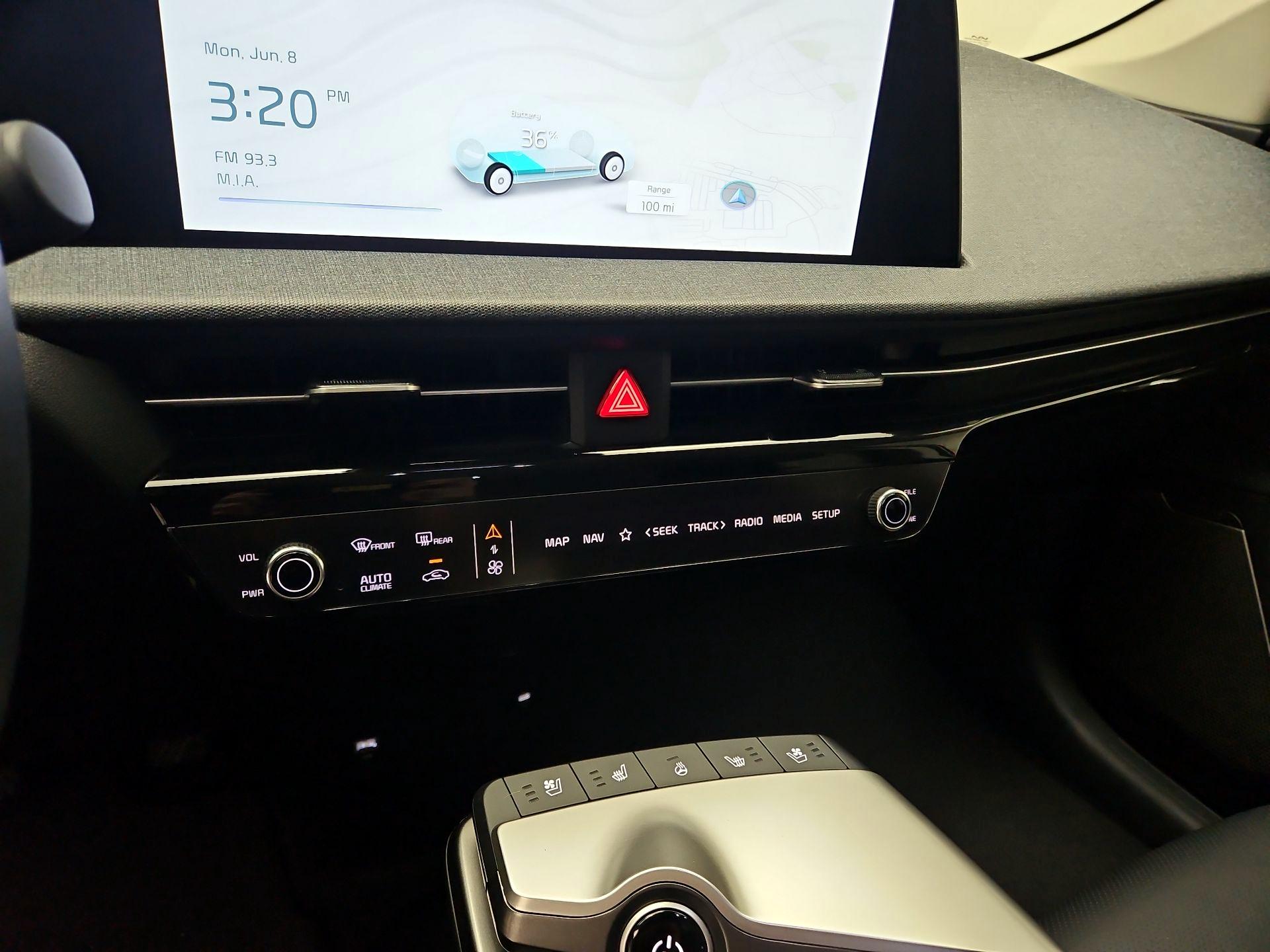 Thumbnail: 2023 Kia EV6 - 17